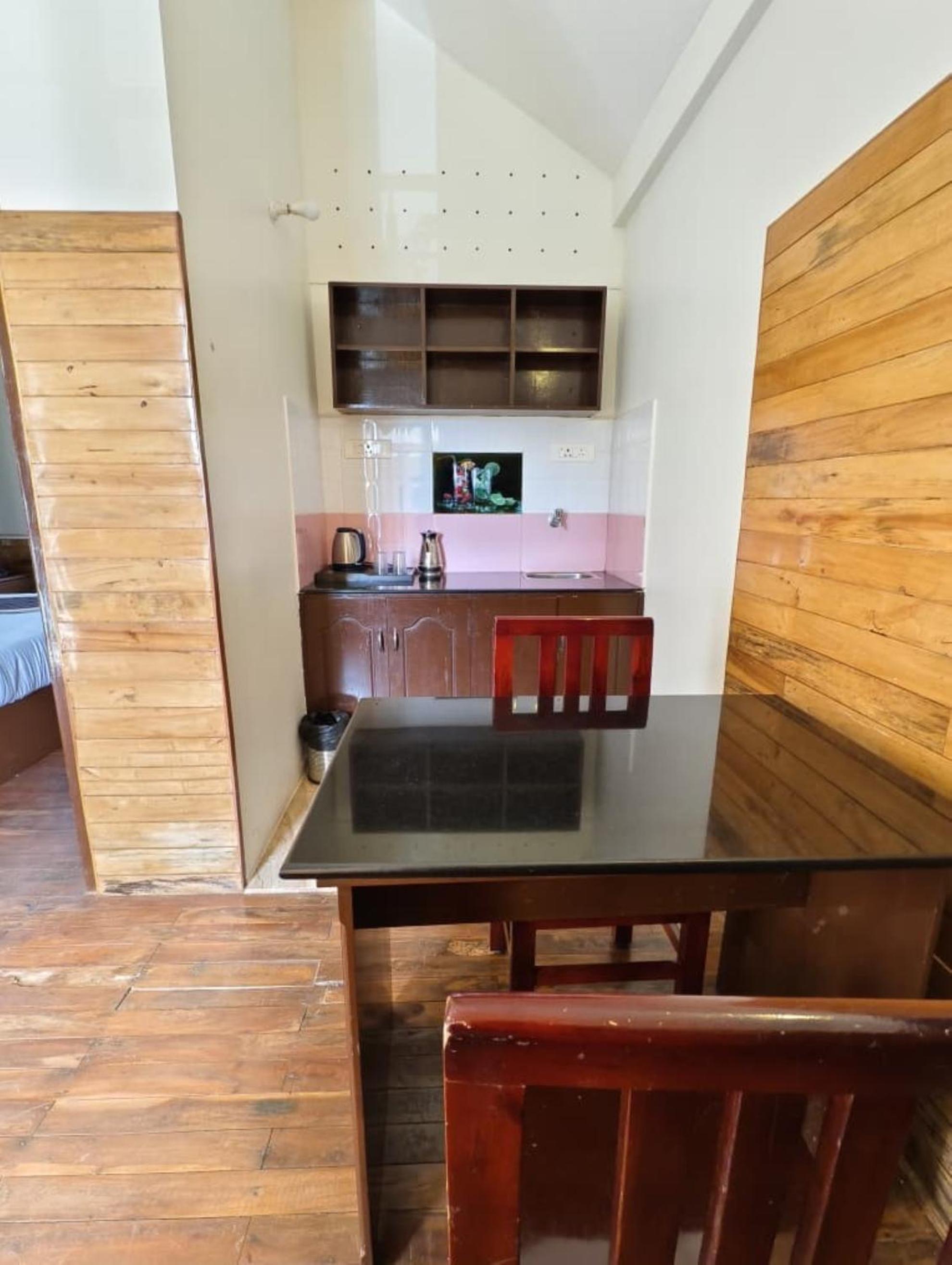 Deluxe King Room photo 2