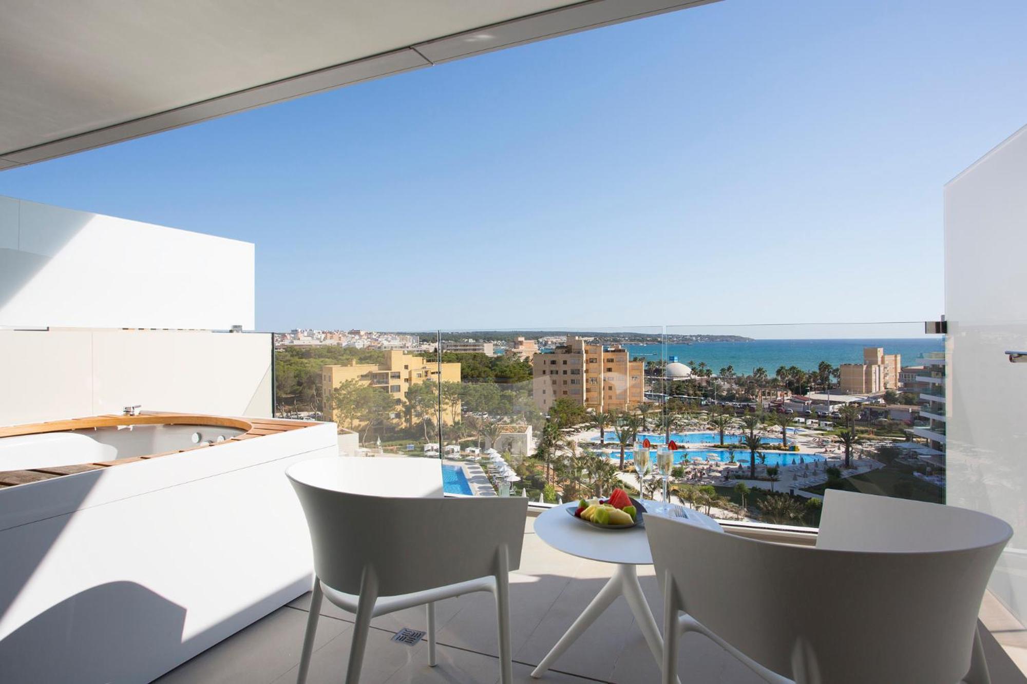 Serenity Junior Suite with Sea View - Single Use