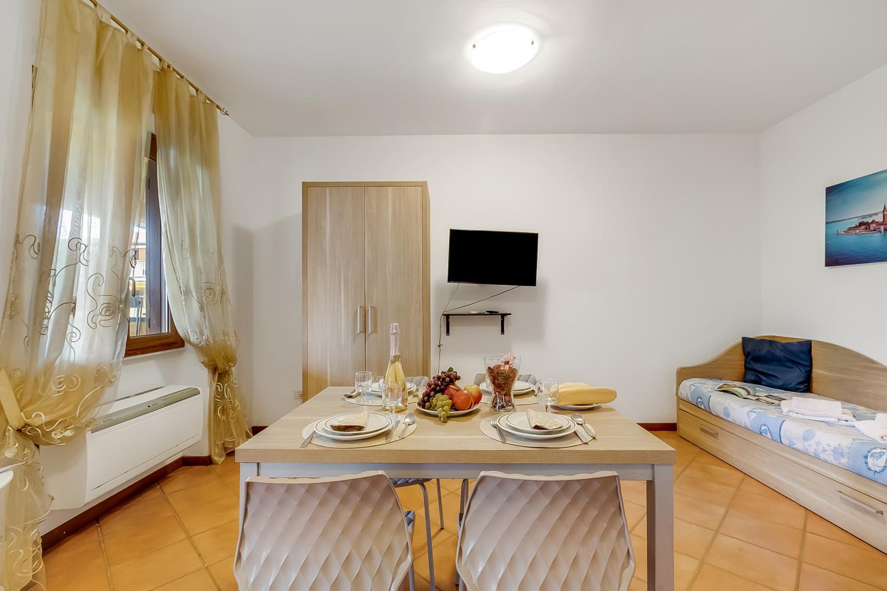 One Bedroom Apartment with Terrace 5
