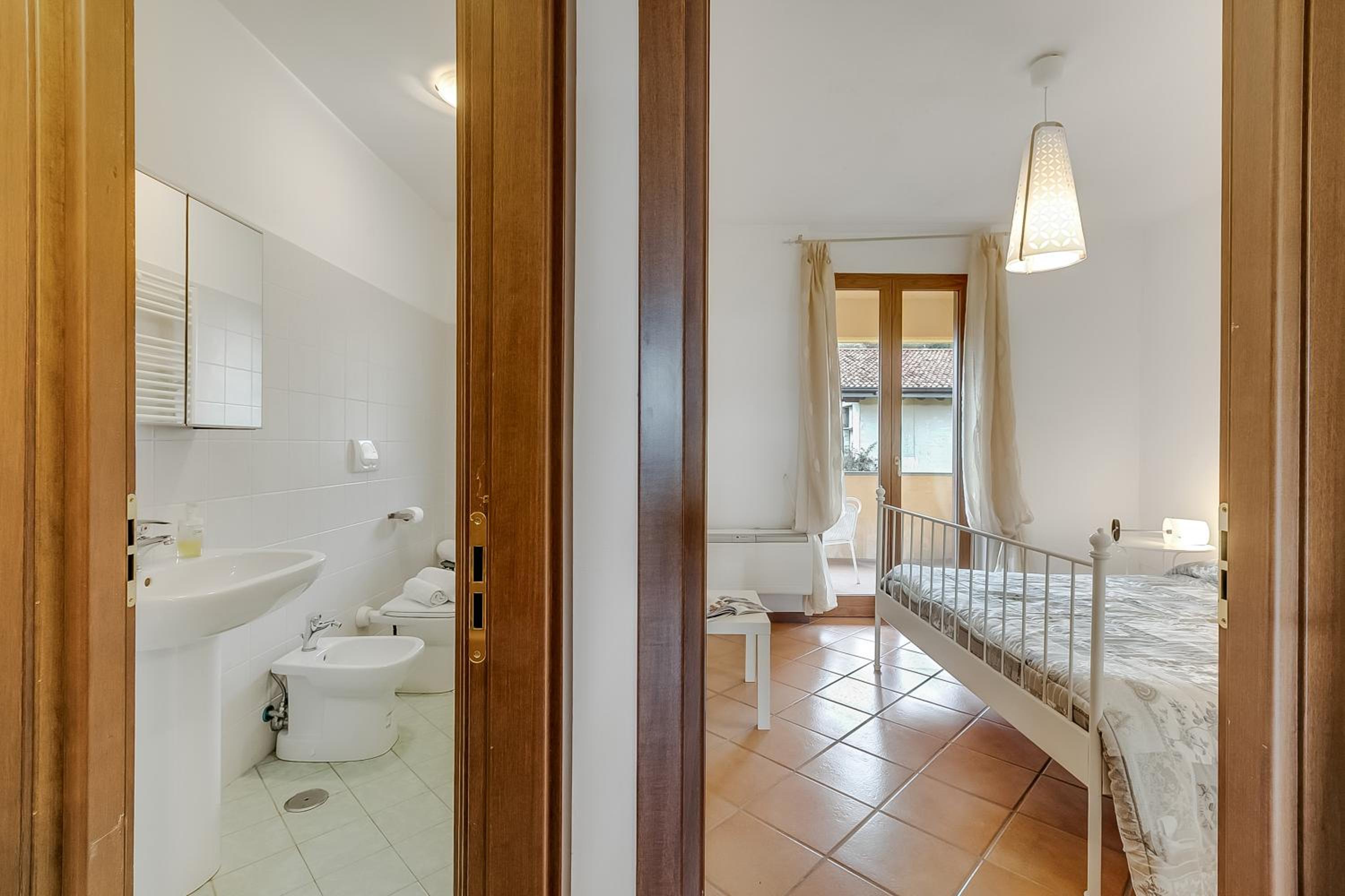 One Bedroom Apartment with Balcony 1