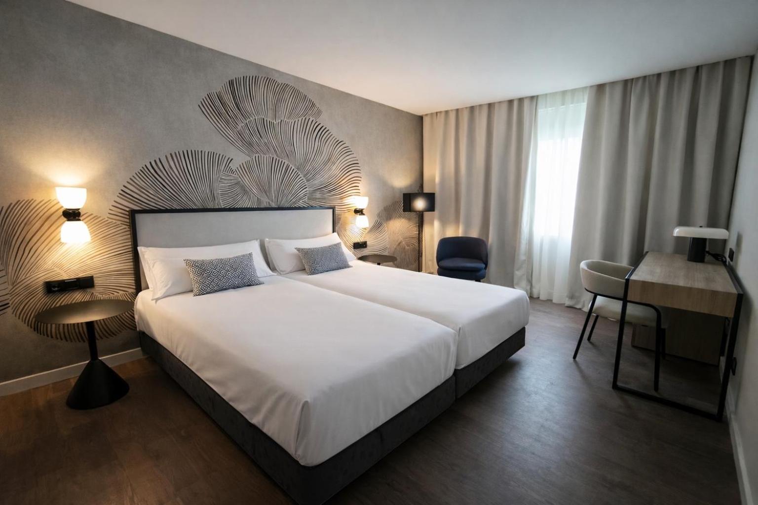 Twin Room - Photo 2