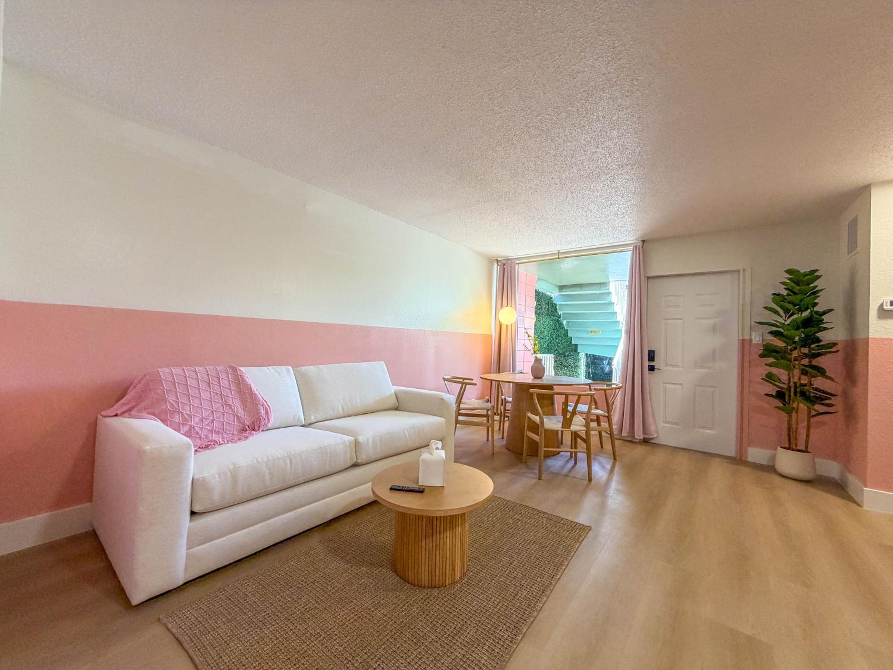 Superior One-Bedroom Apartment
