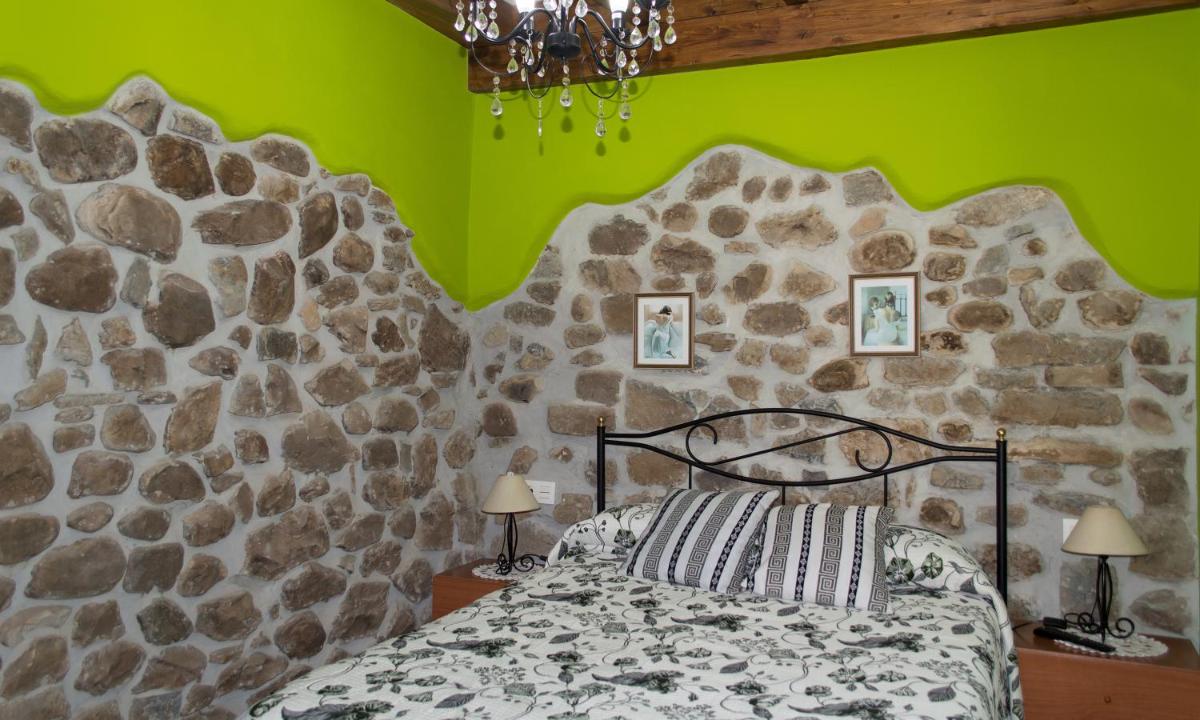 Two-Bedroom House photo 3