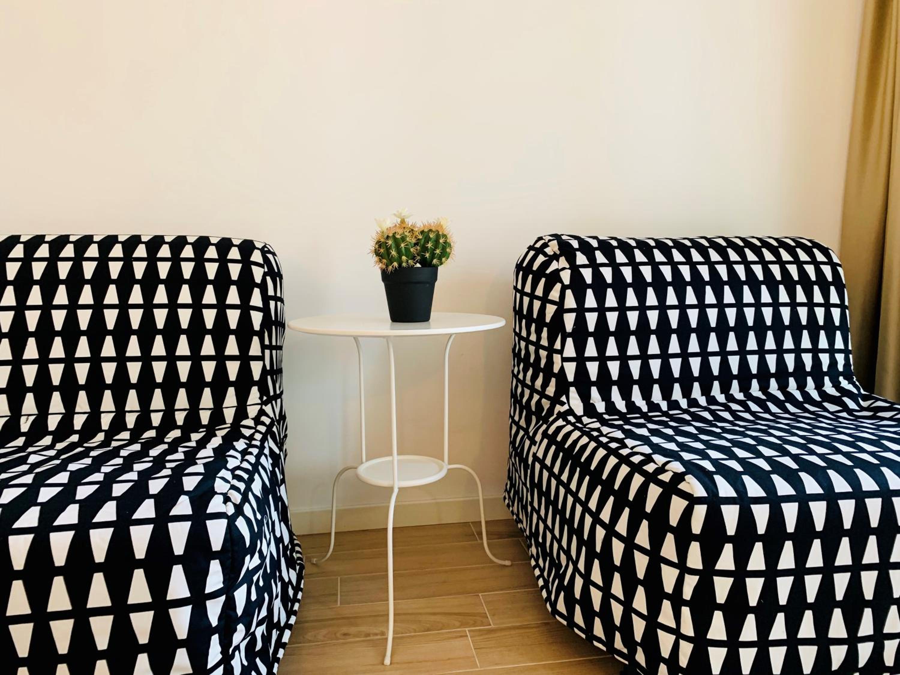 One-Bedroom Apartment photo 1