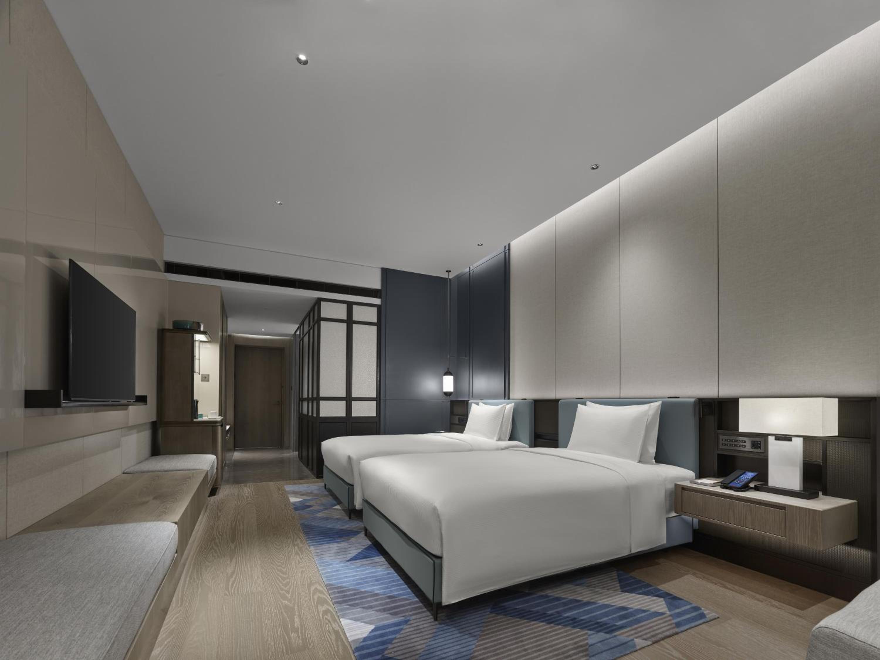 Deluxe Family Room with Sea View - Photo 4