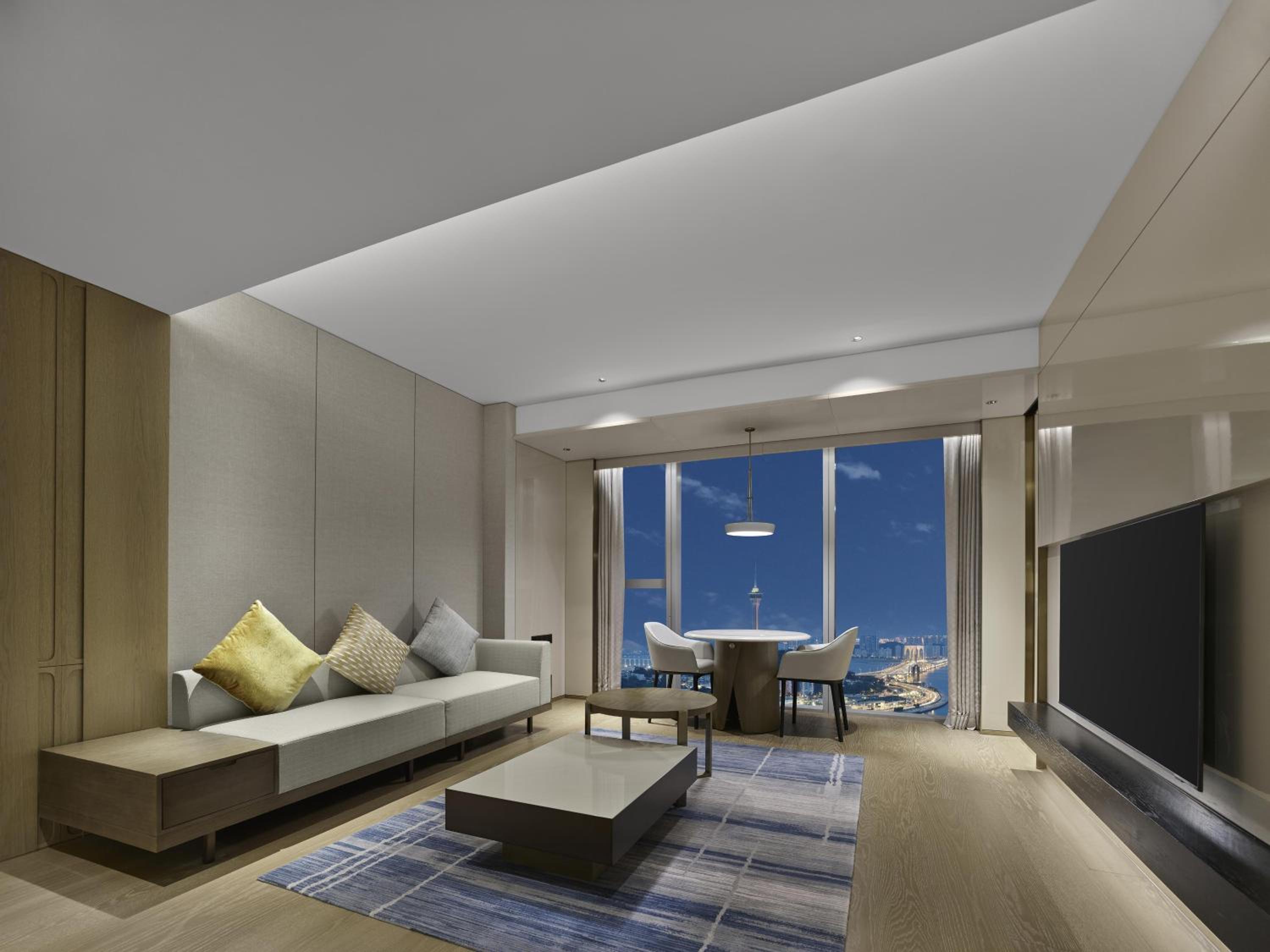 Deluxe Family Room with Sea View - Photo 5