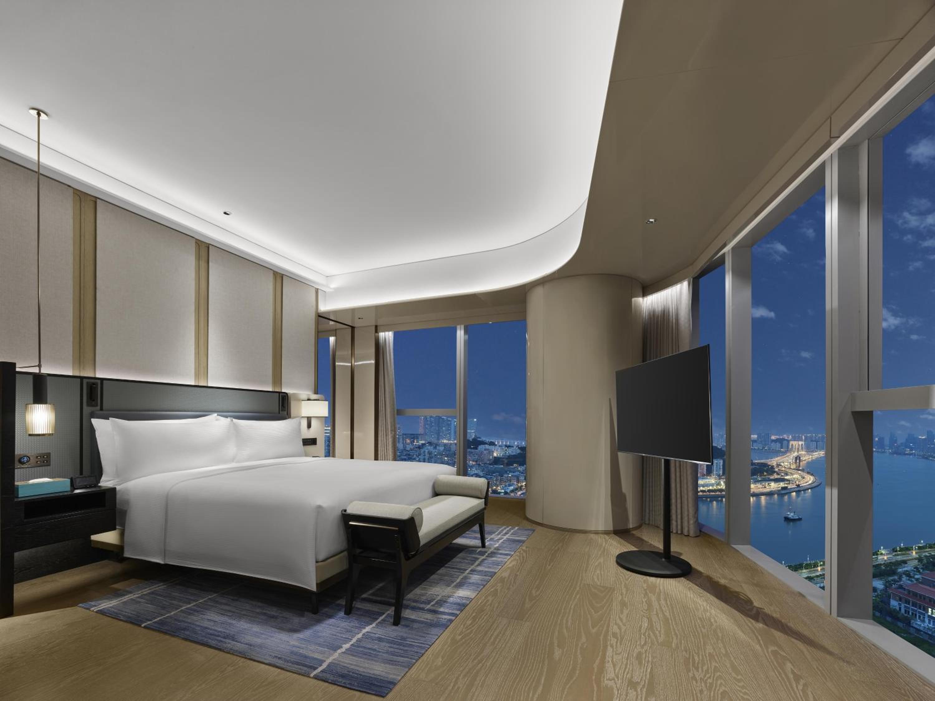 Deluxe Family Room with Sea View - Photo 7