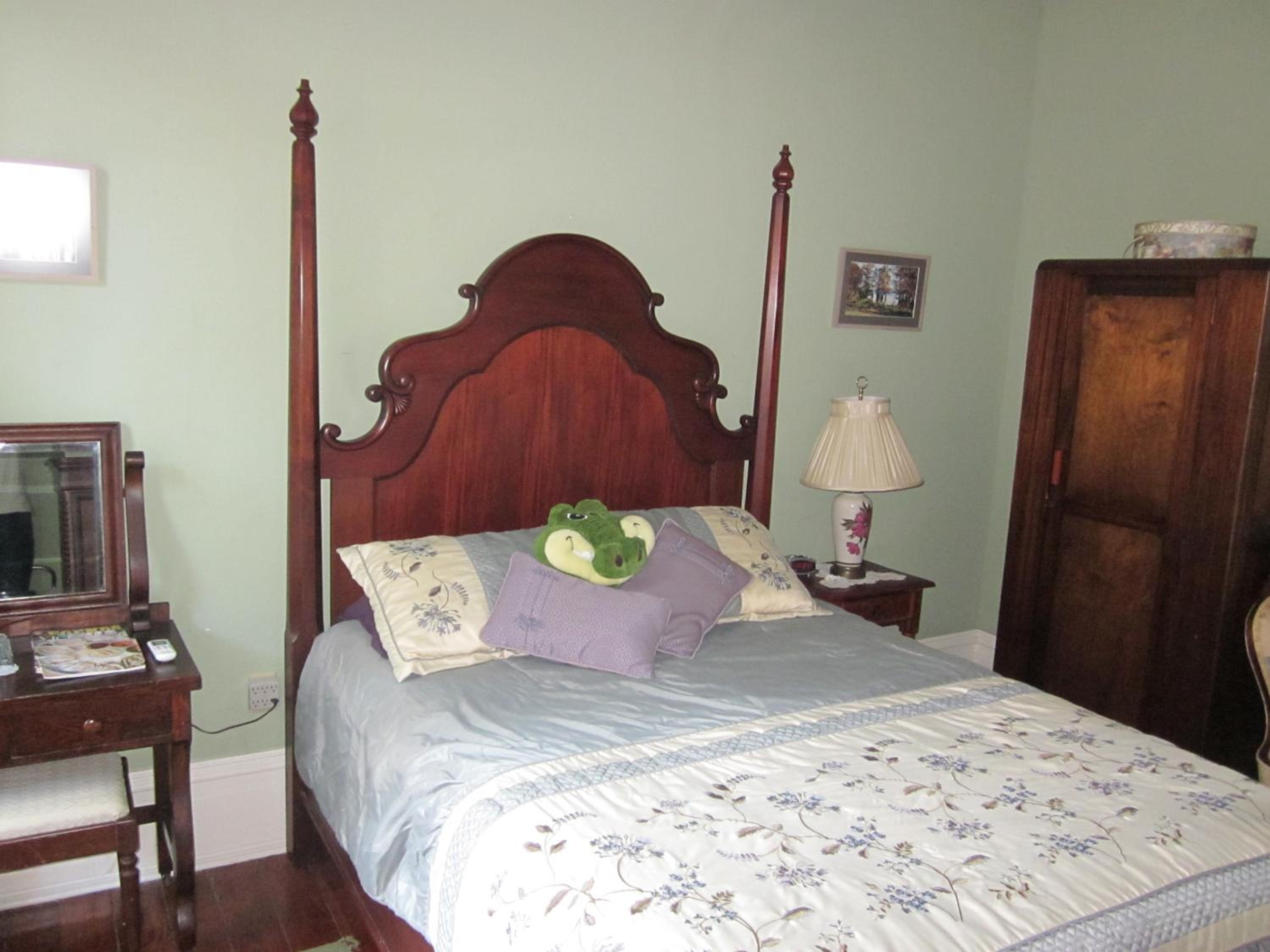Queen Room photo 3