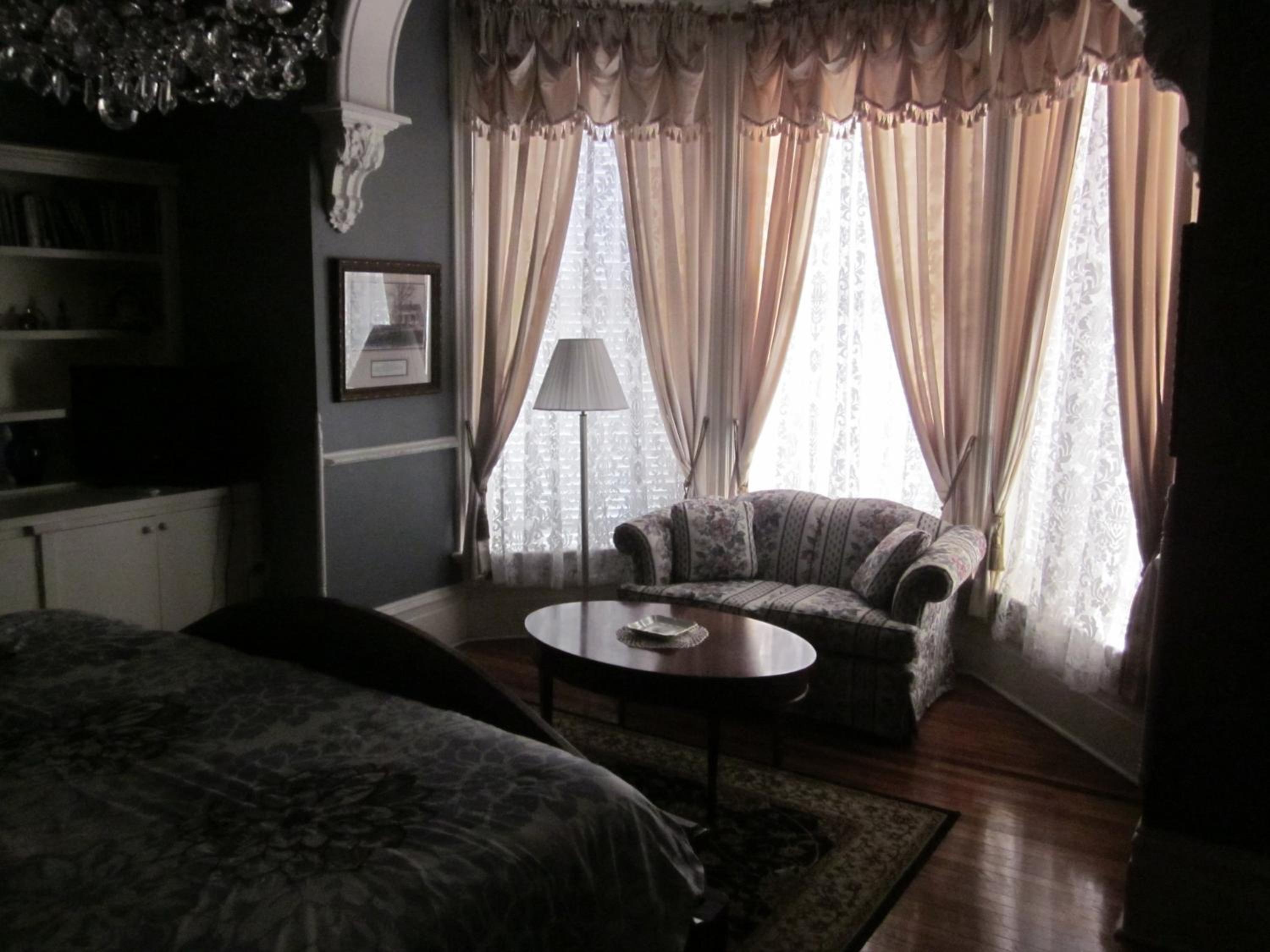 King Room With Seating Area