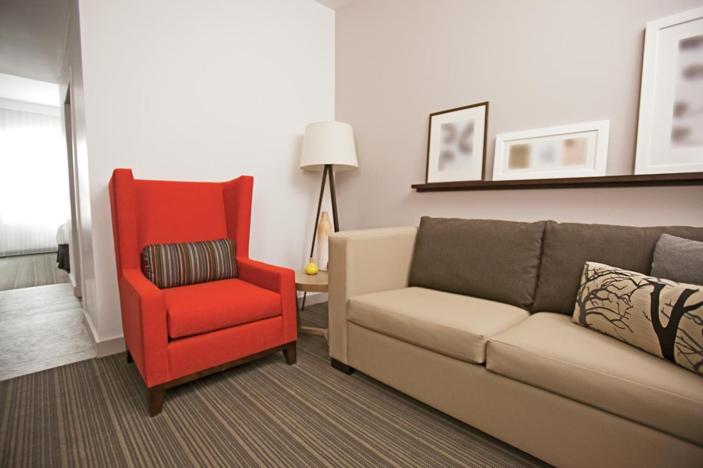 Studio Suite with King Bed - Non-Smoking