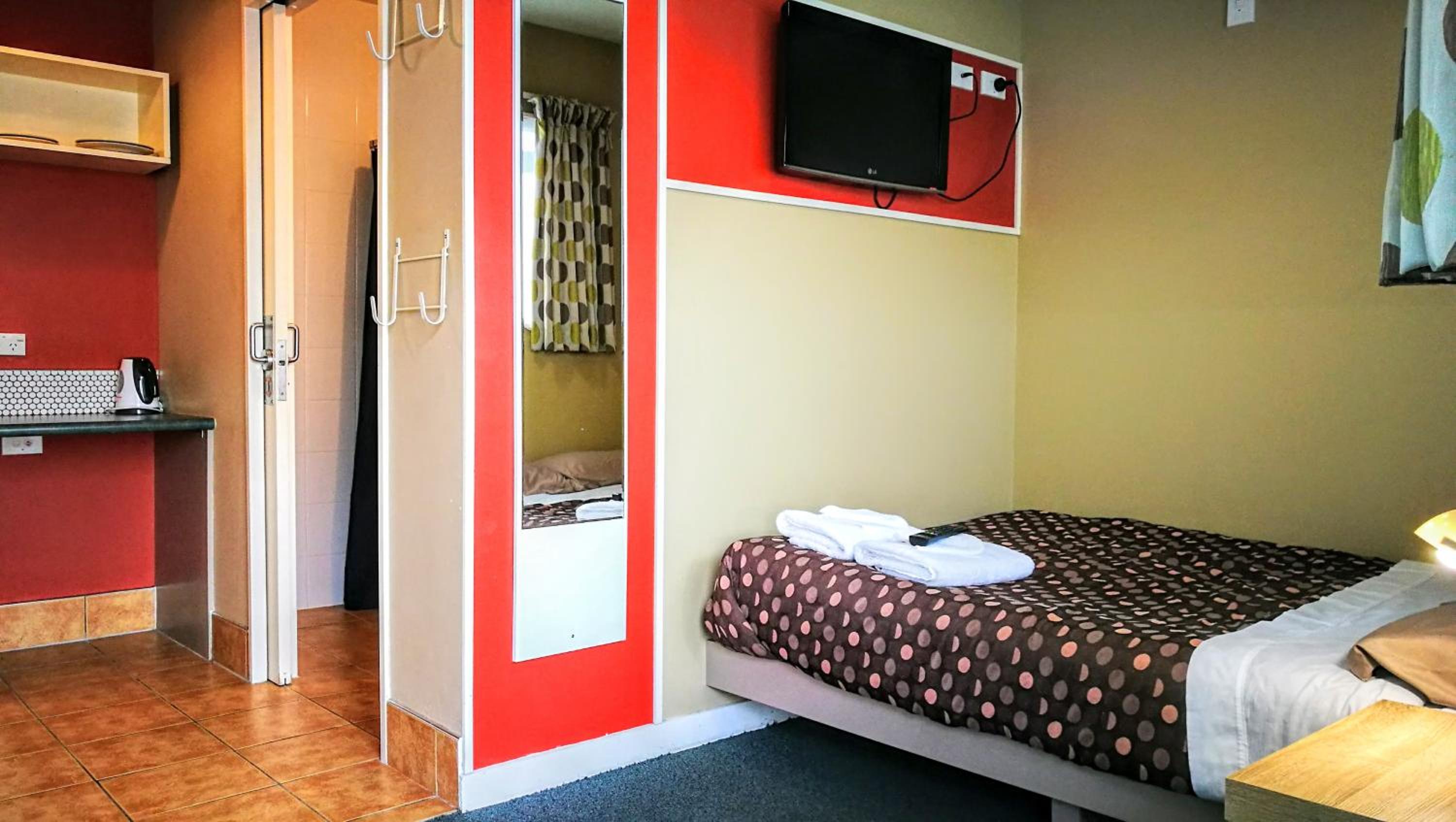 Accessible Double Studio - Photo 9
