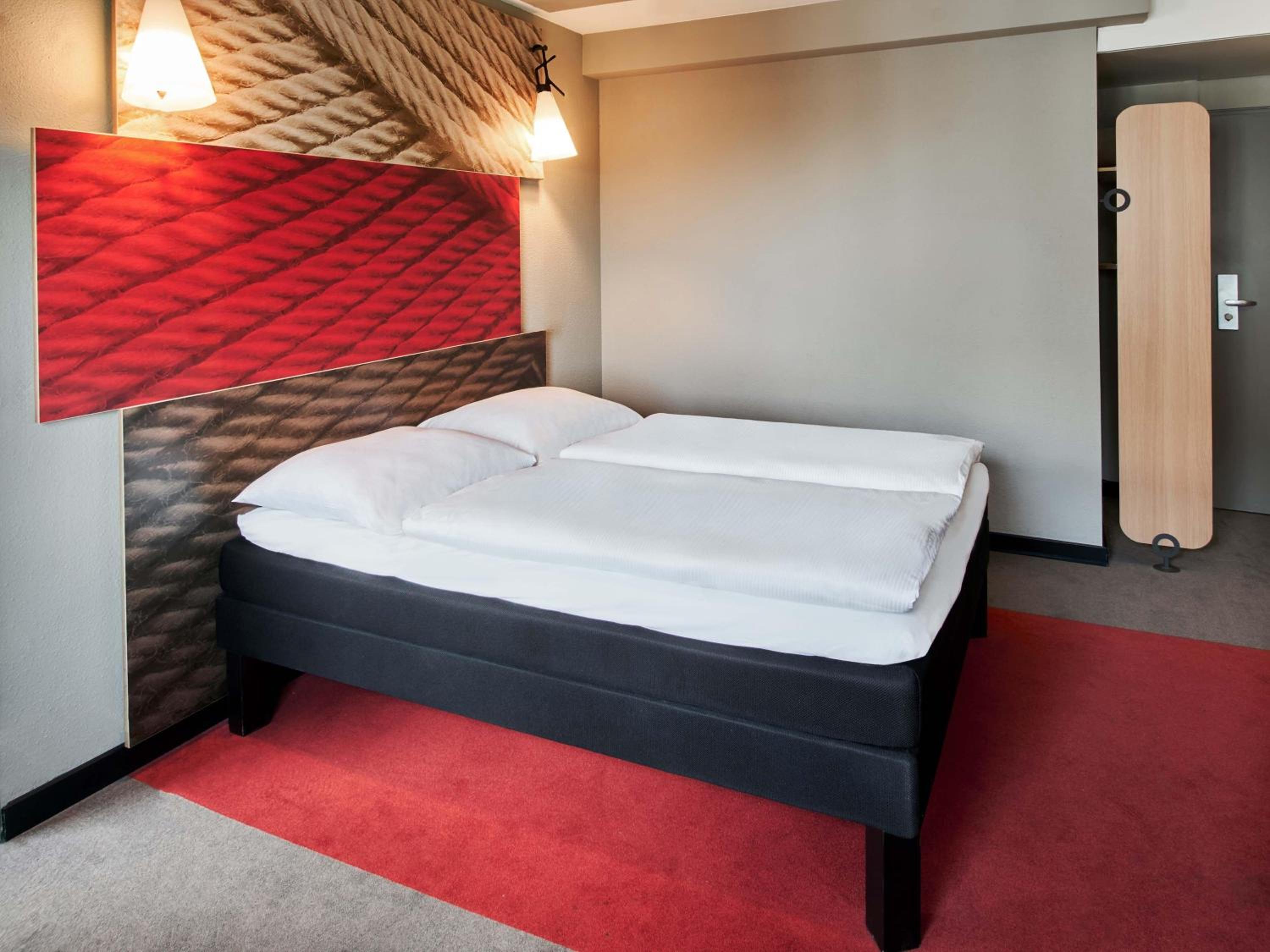 Budget Twin Room - Photo 2