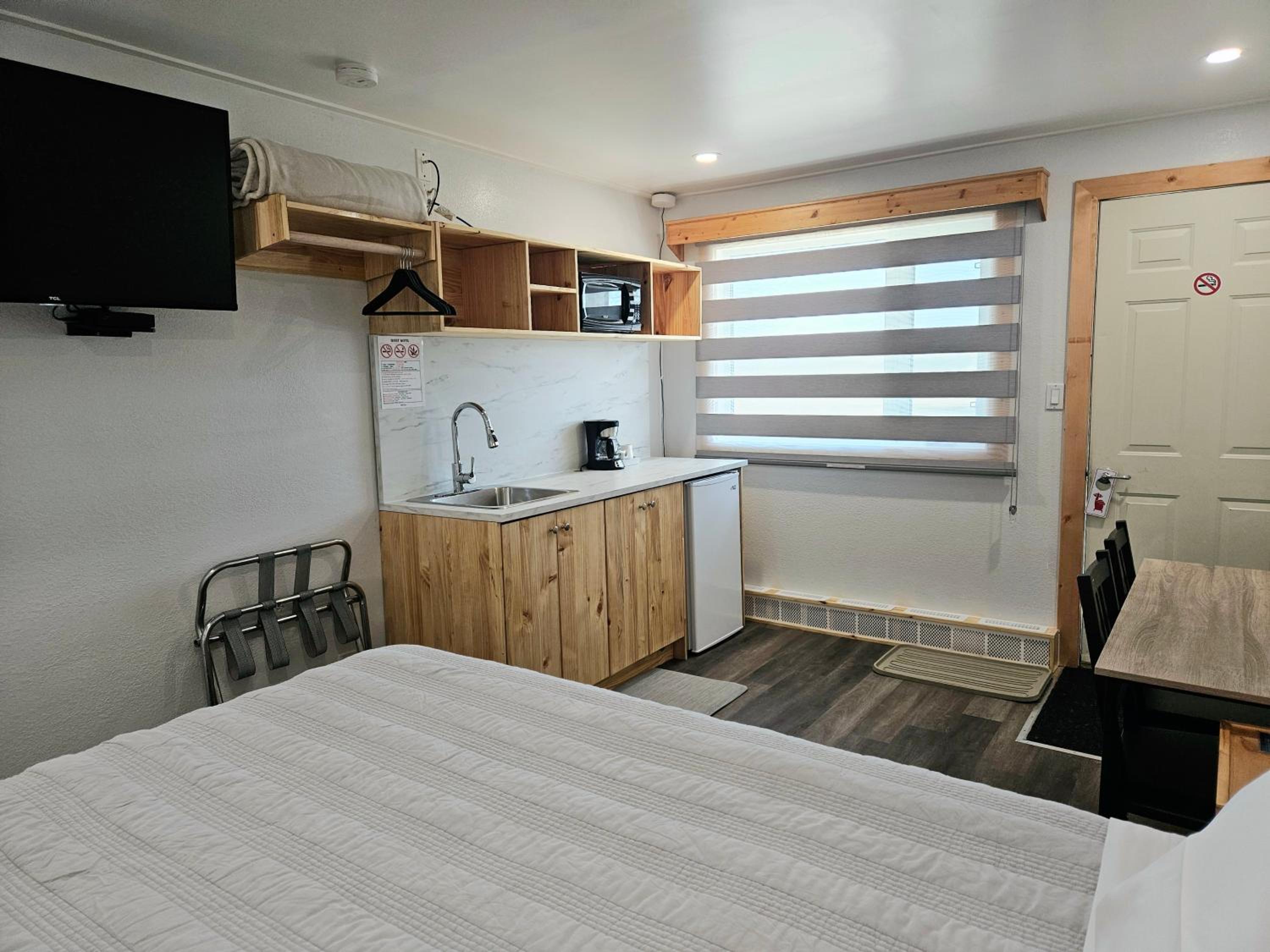 Deluxe Queen Room