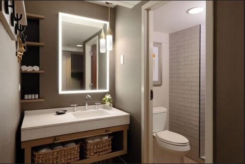 Club Room, 1 King Bed, Non Smoking, Club Lounge Access - Photo 3