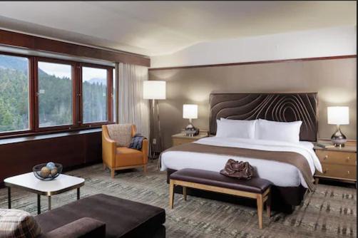 Executive Suite, 1 King Bed, Non Smoking, Club Lounge Access
