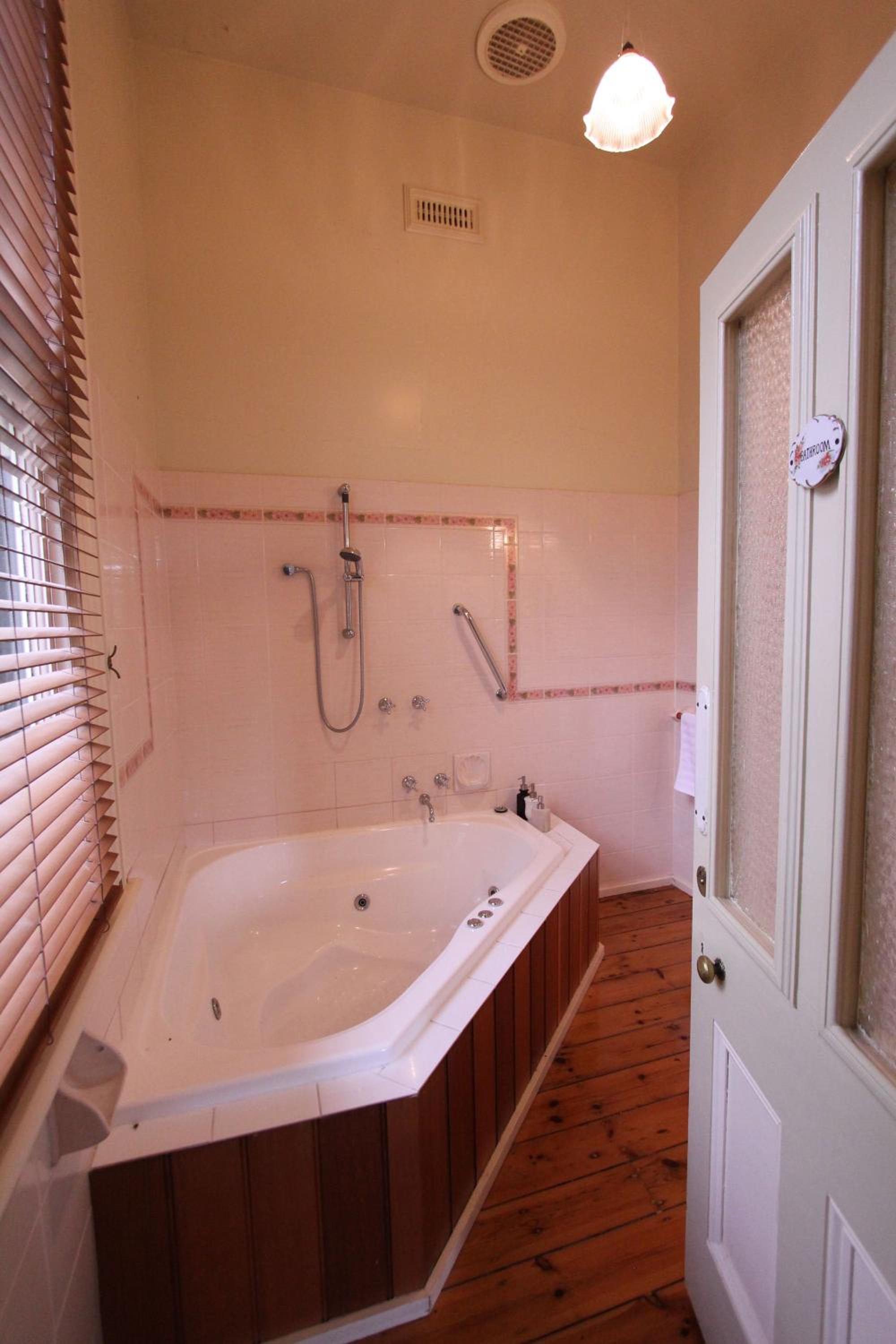 Deluxe Queen Room photo 3