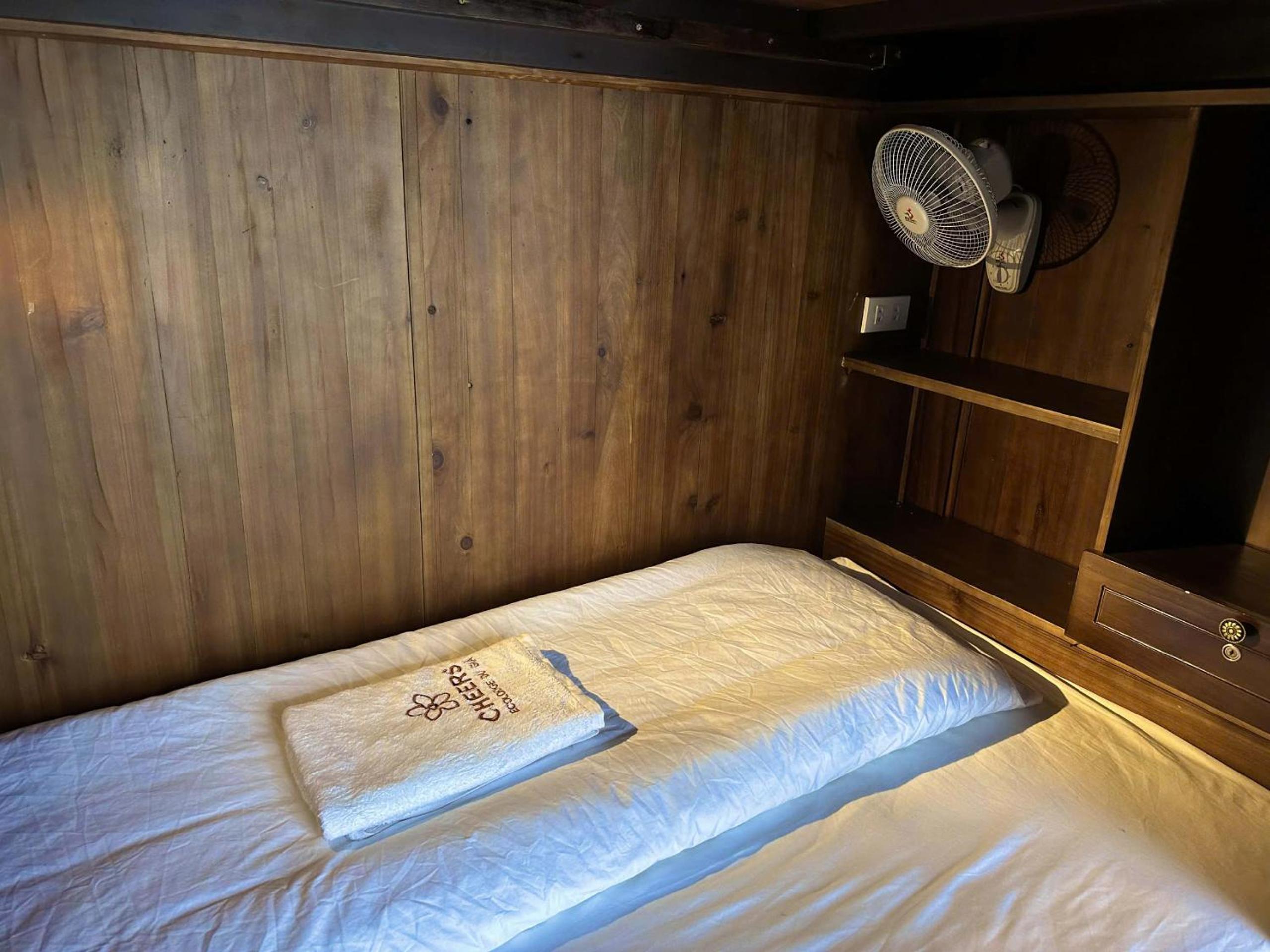Bed in 10-Bed Mixed Dormitory Room photo 3