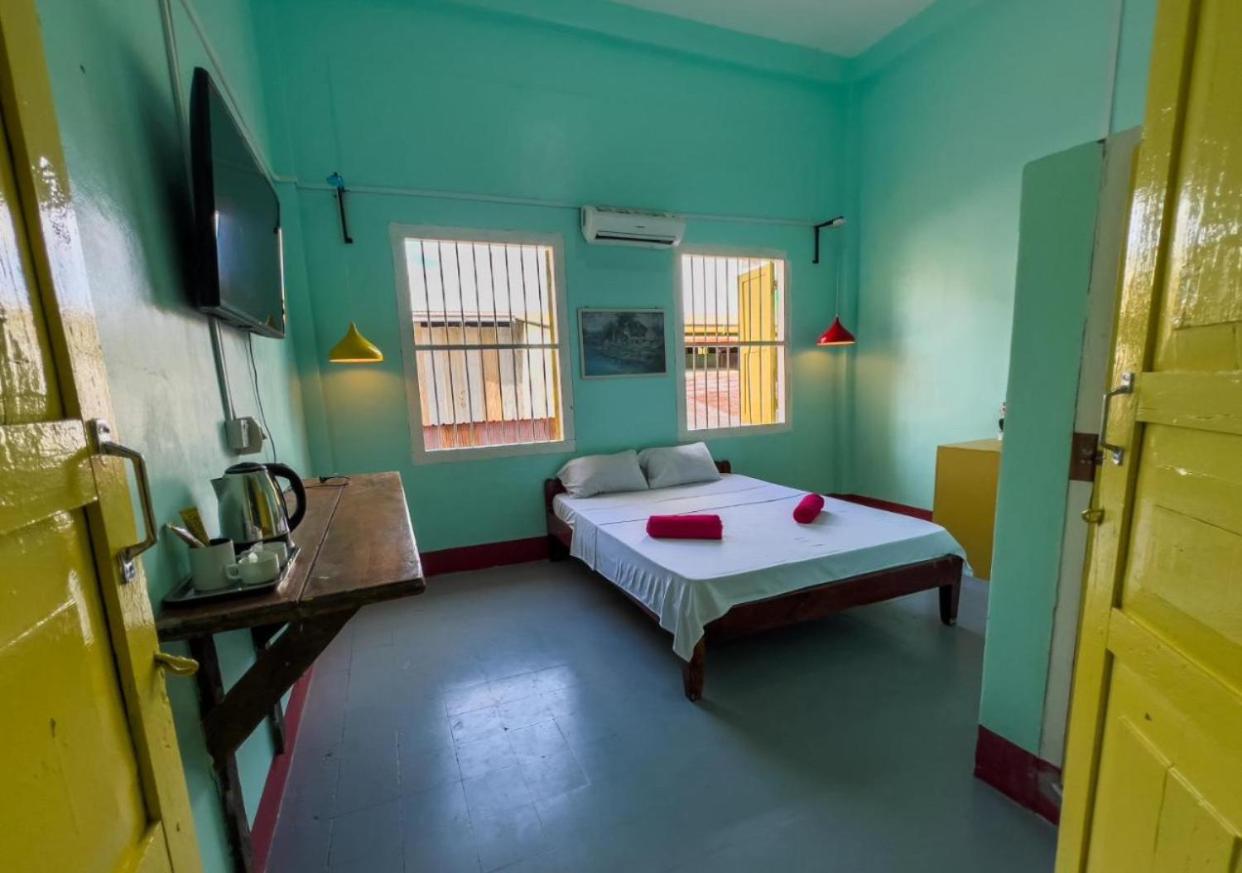 Deluxe King Room photo 1