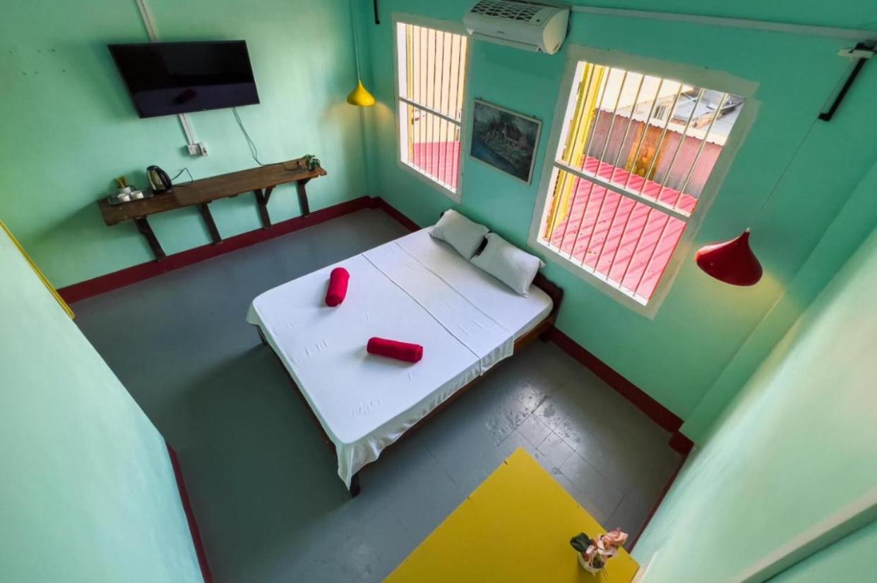 Deluxe King Room photo 2