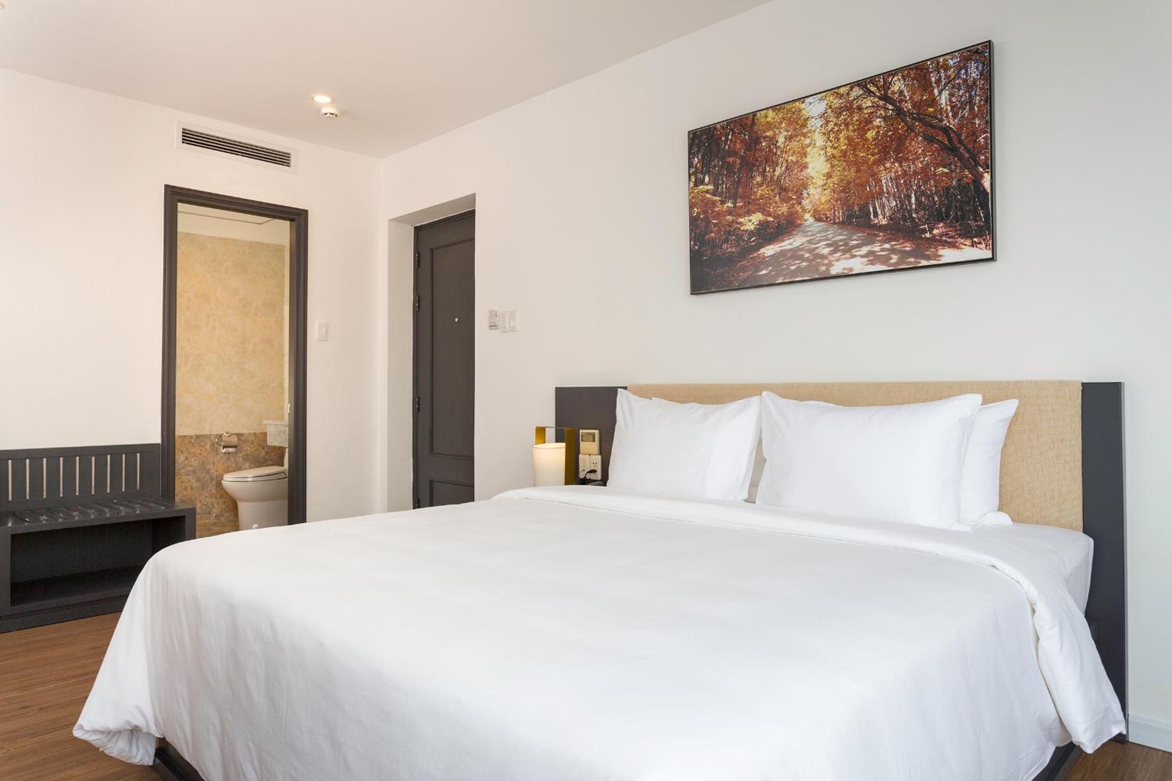 Suite with City View photo 2