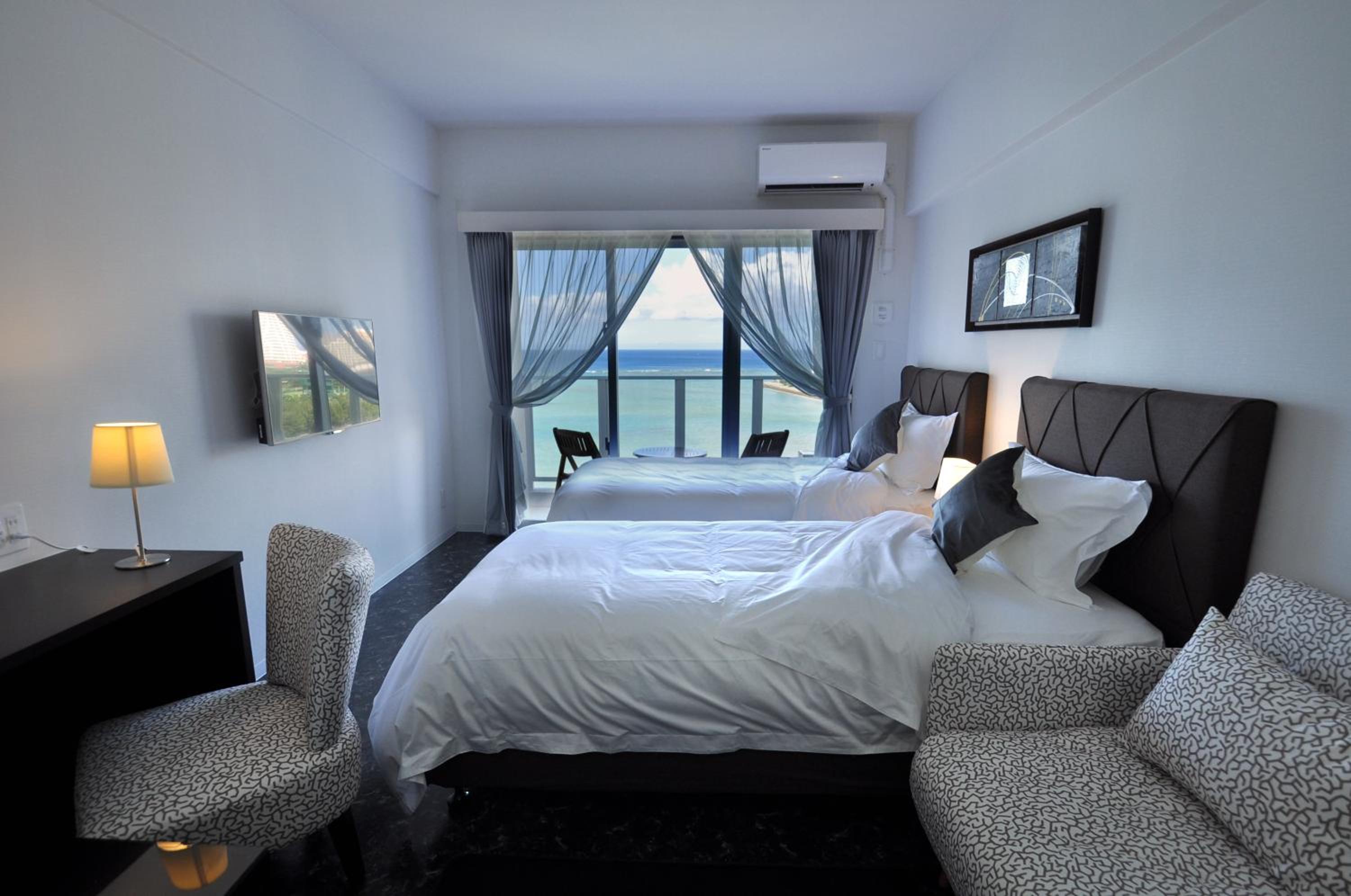 Deluxe Twin Room with Sea View - High Floor