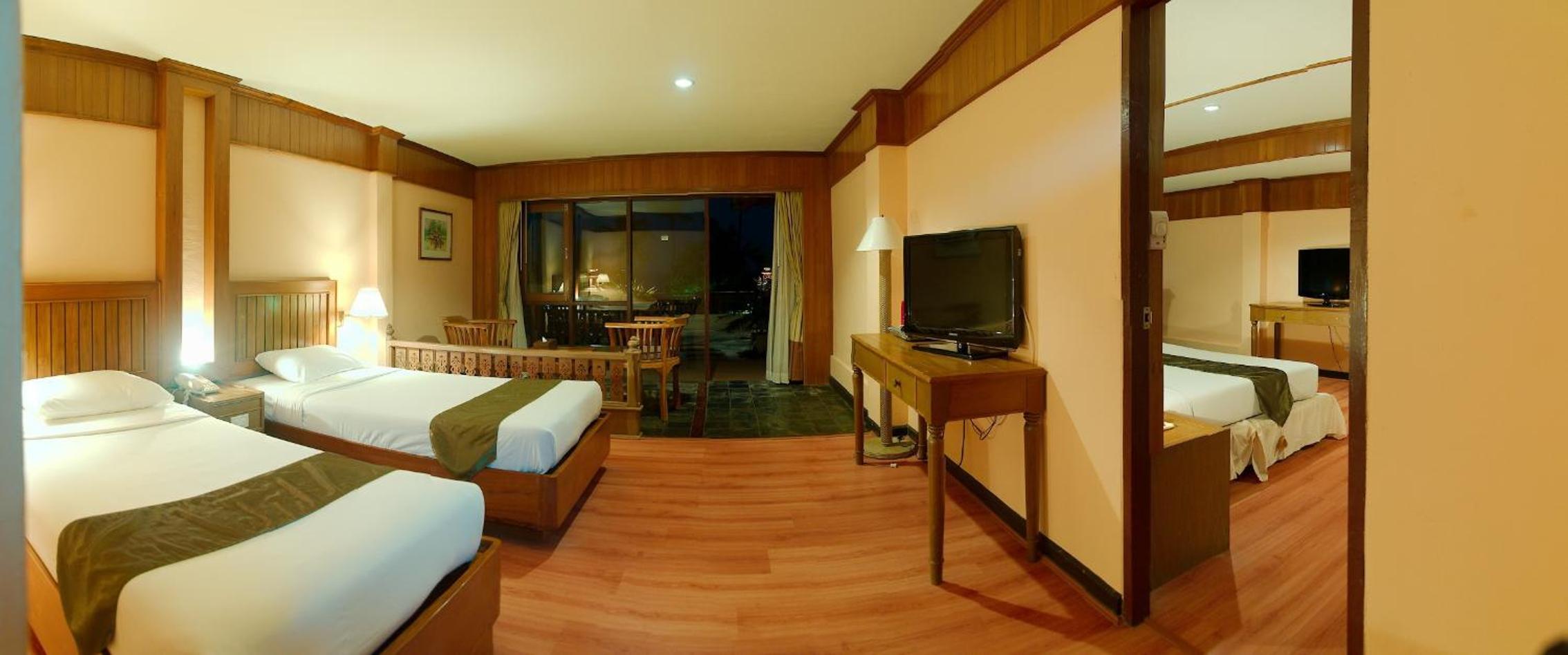 Family Suite with Sea View - Photo 3