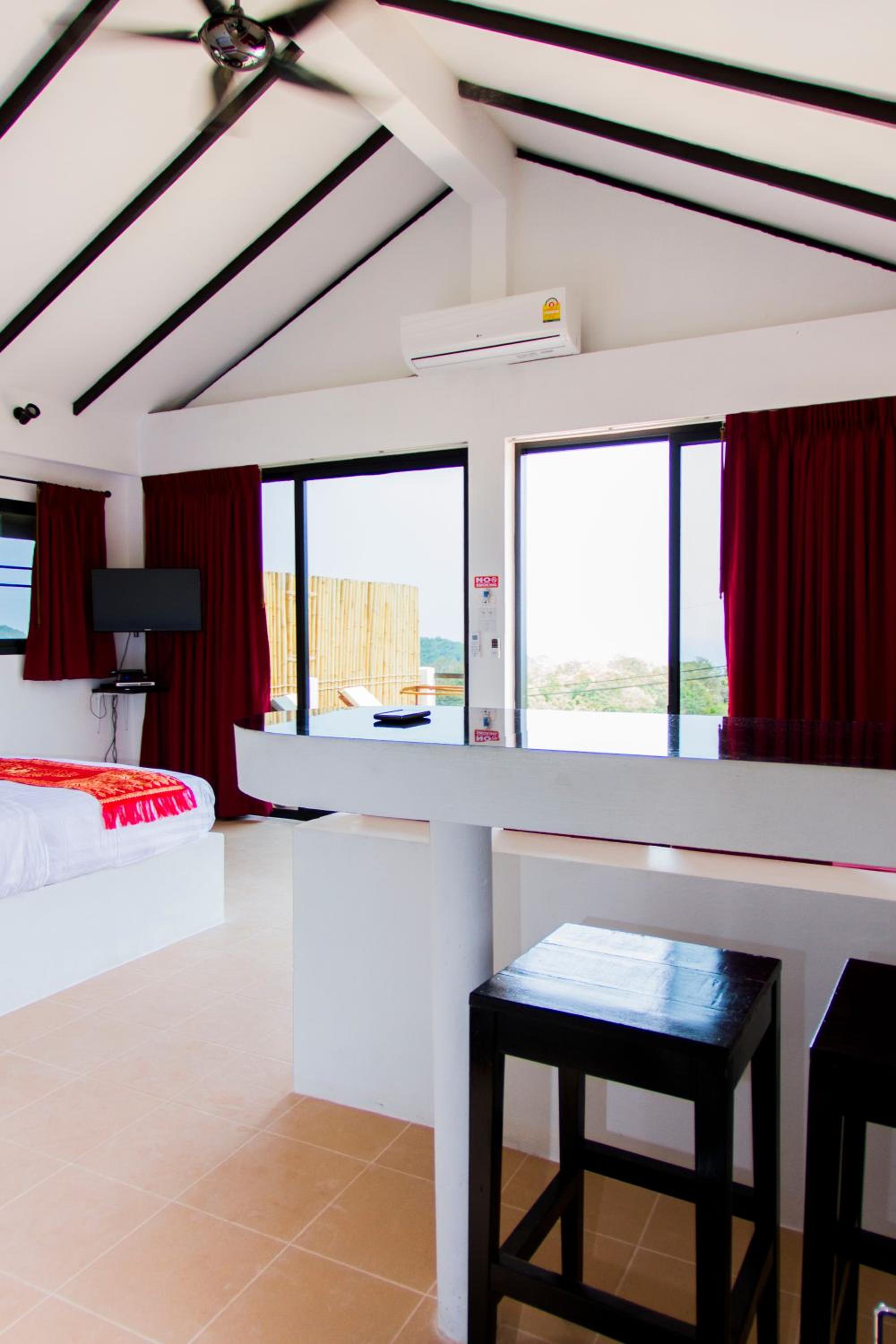 Deluxe Villa photo 2