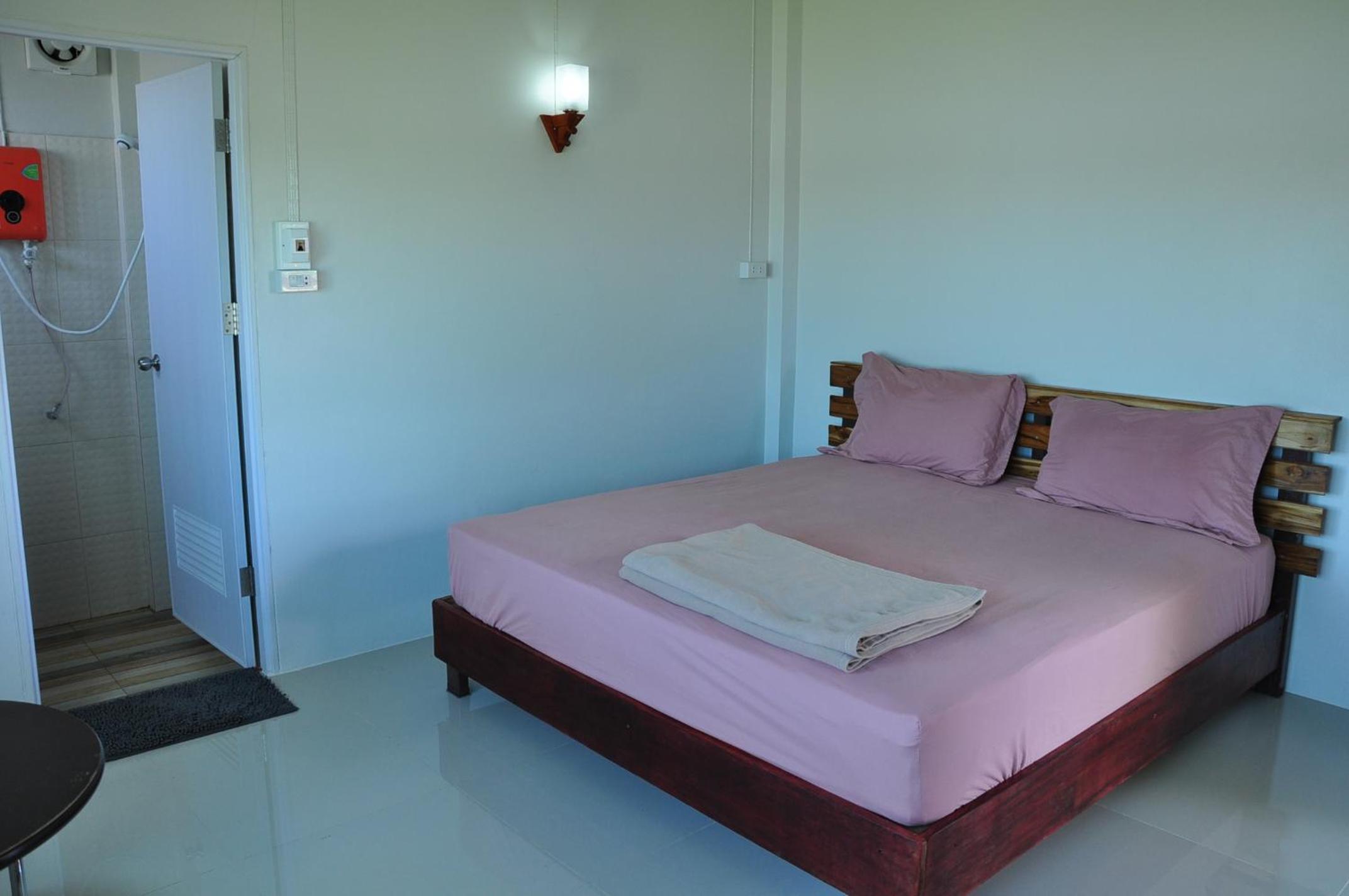 Queen Room with Balcony - Photo 1