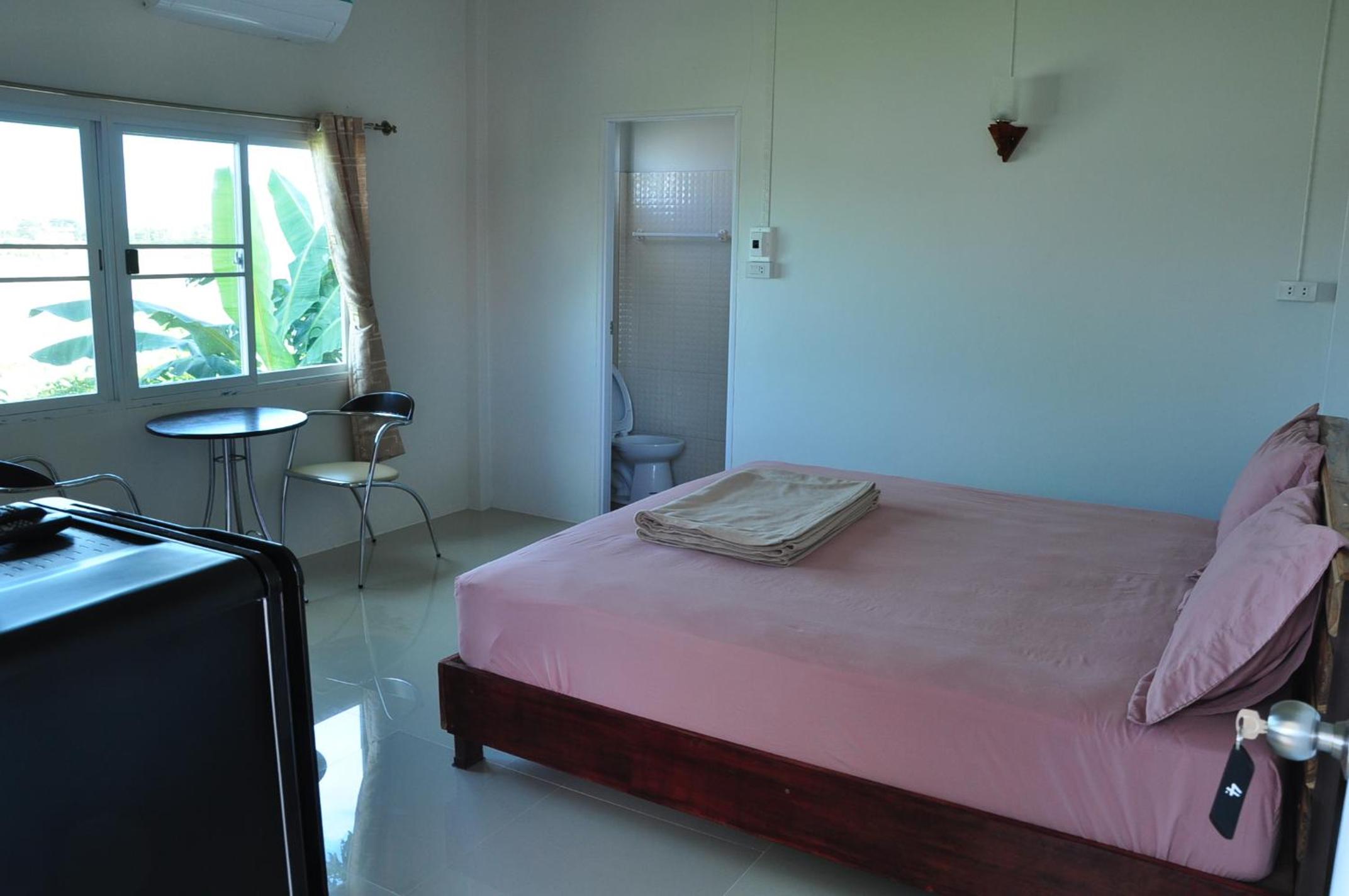 Queen Room with Balcony - Photo 4