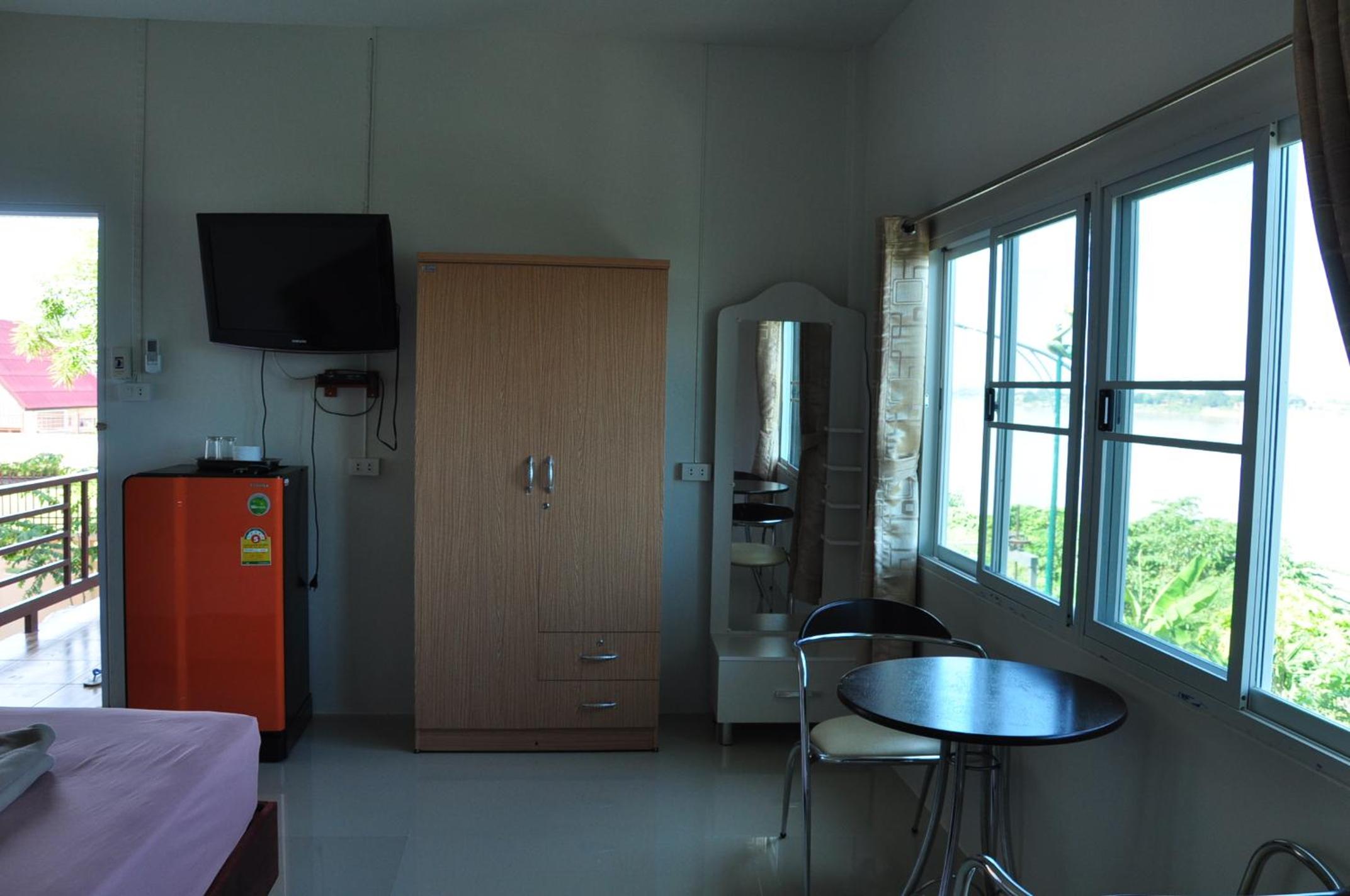 Queen Room with Balcony - Photo 3