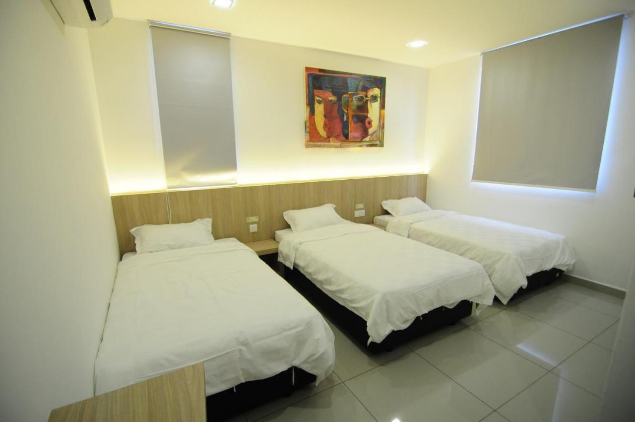 Deluxe Triple Room photo 2
