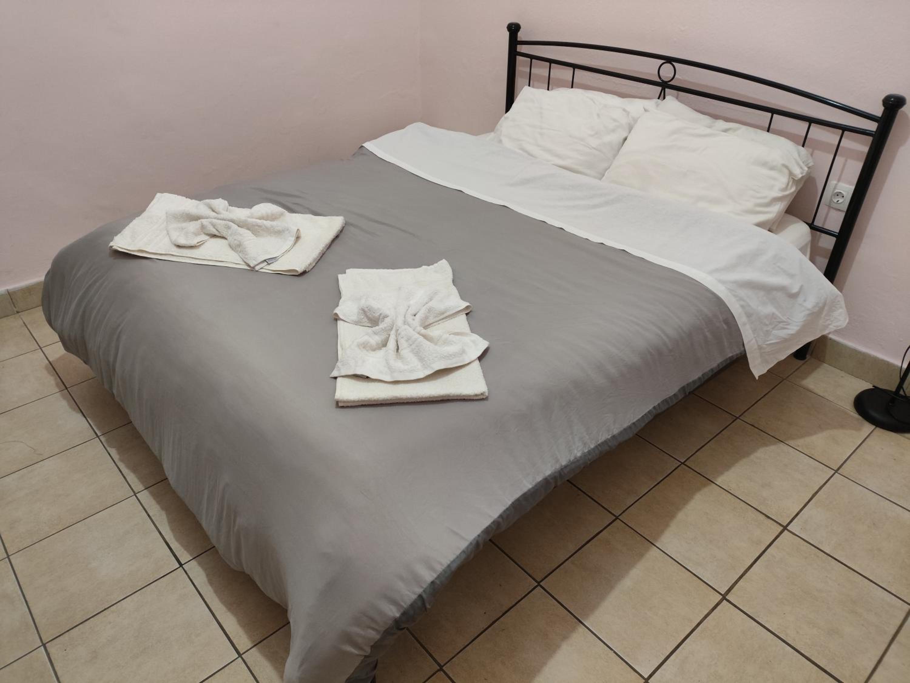 Economy Double Room photo 3