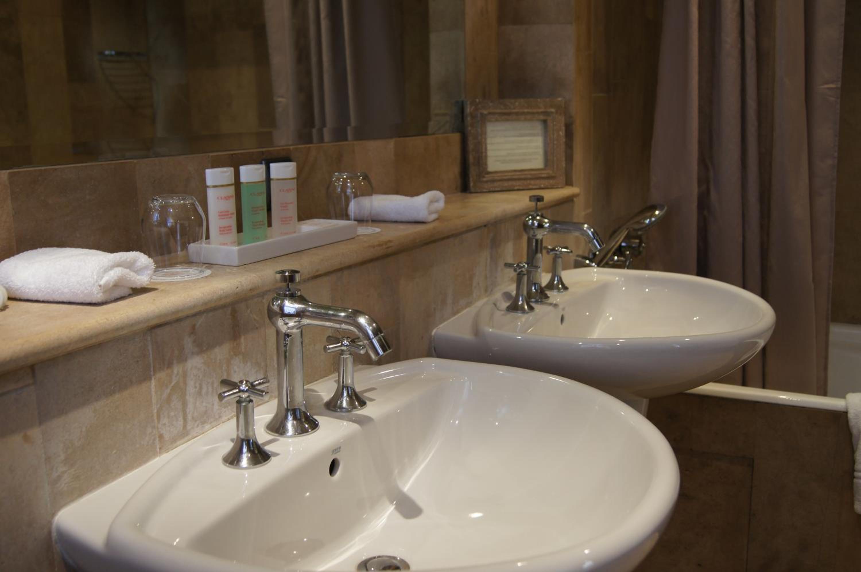 Classic Double Room - Photo 5