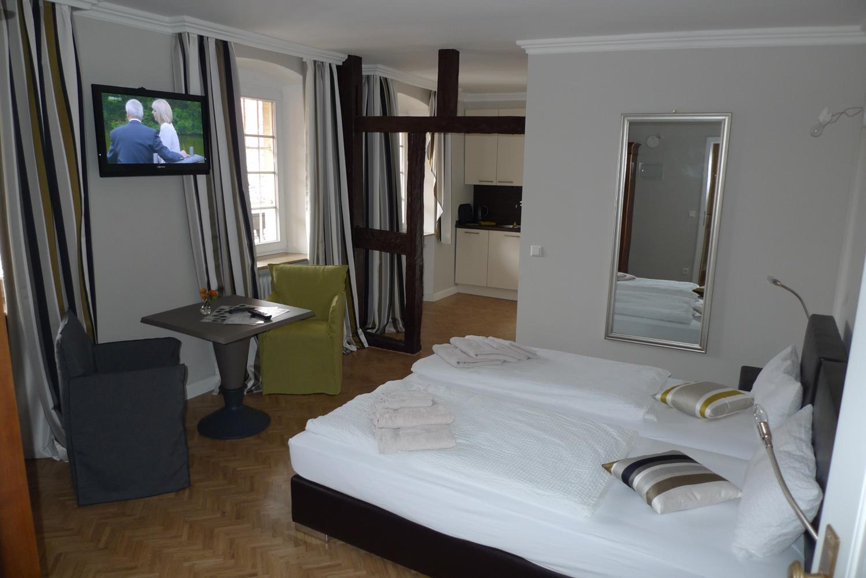 Studio Apartment - Photo 6