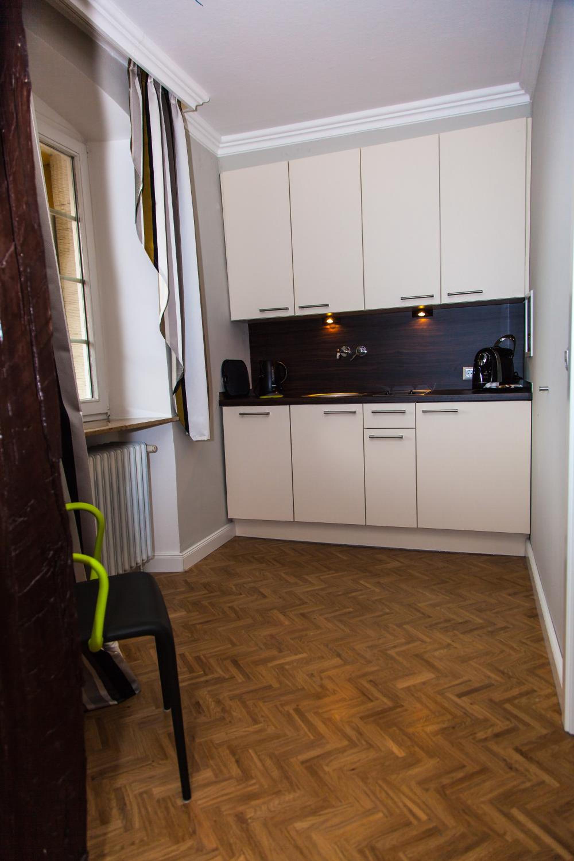 Studio Apartment - Photo 9