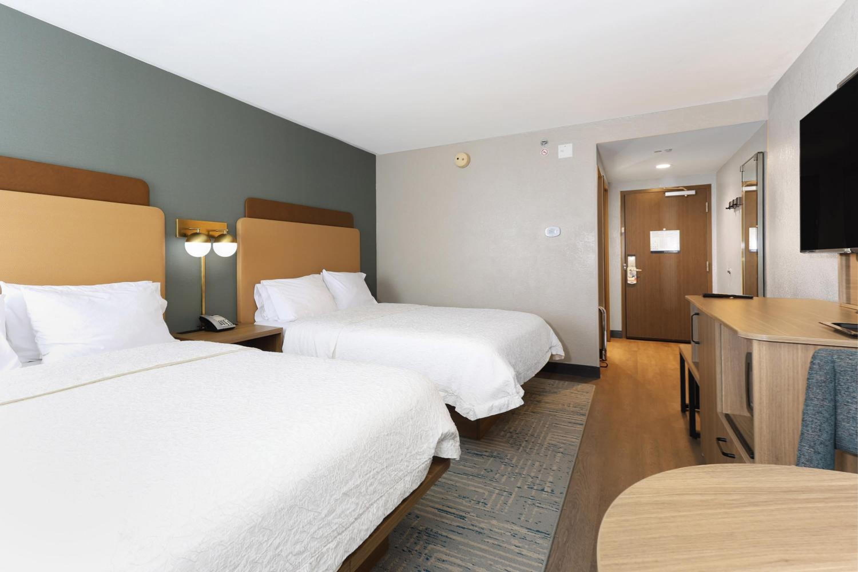 Double Room with Two Double Beds - Non-Smoking photo 3