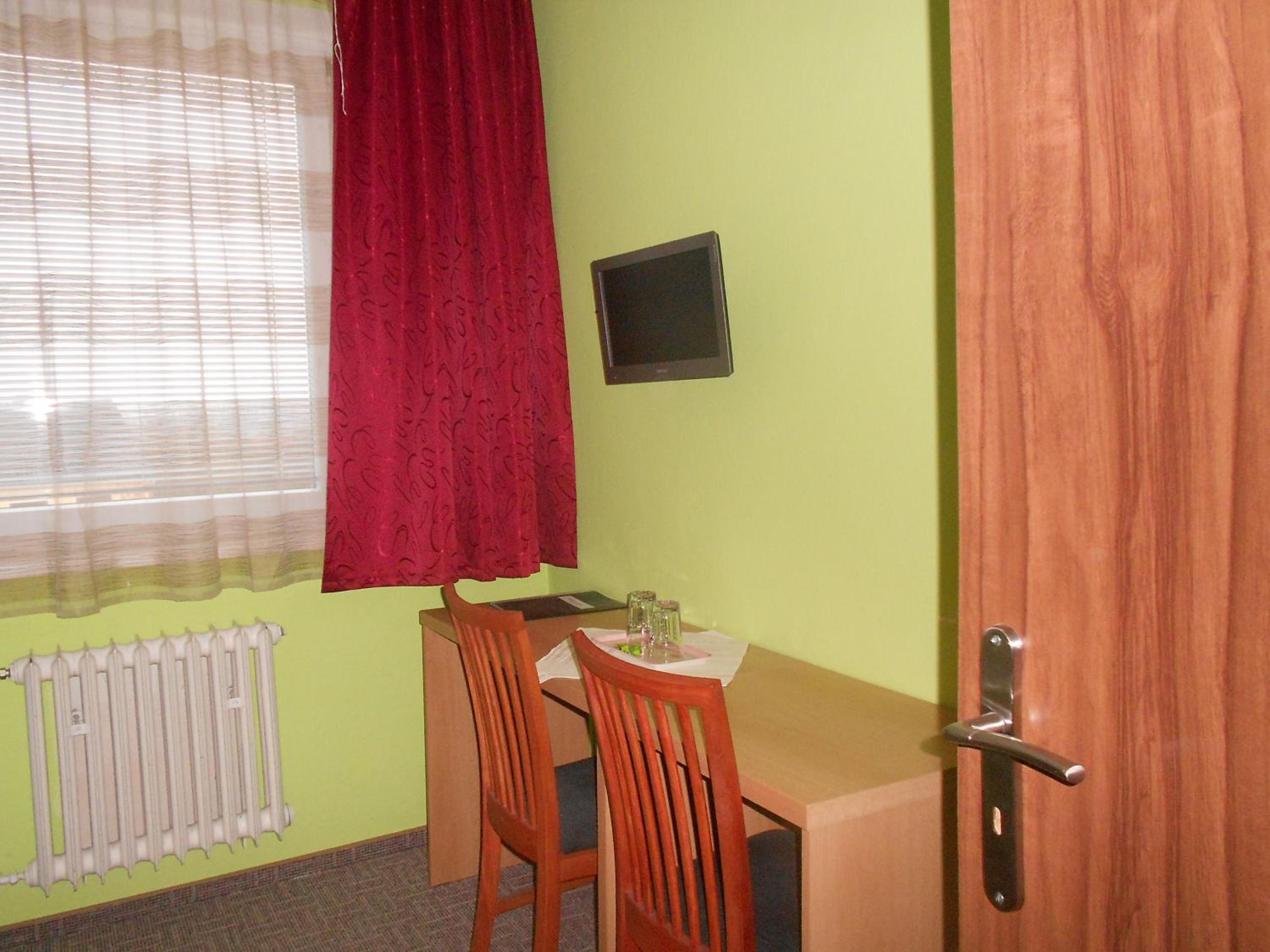 Single Room With Bathroom photo 2
