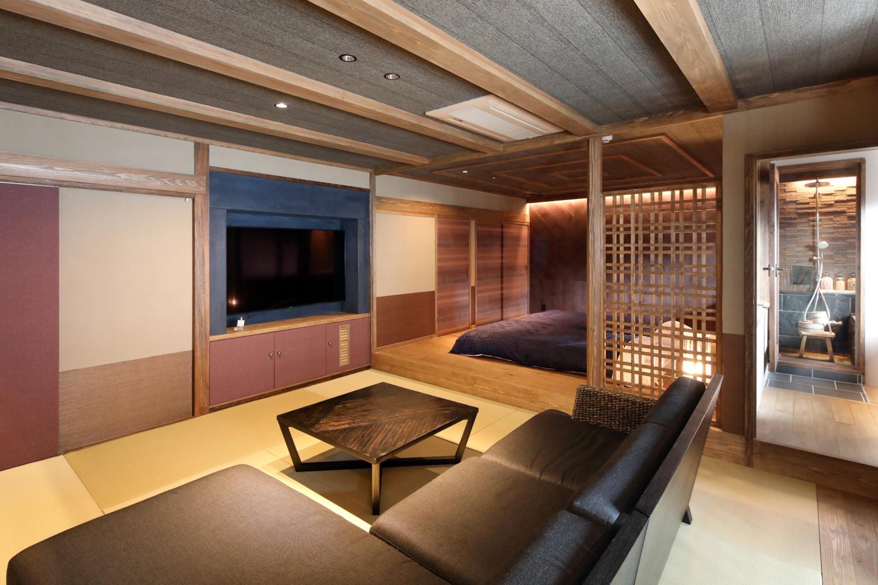 Family Room with Private Bathroom photo 3