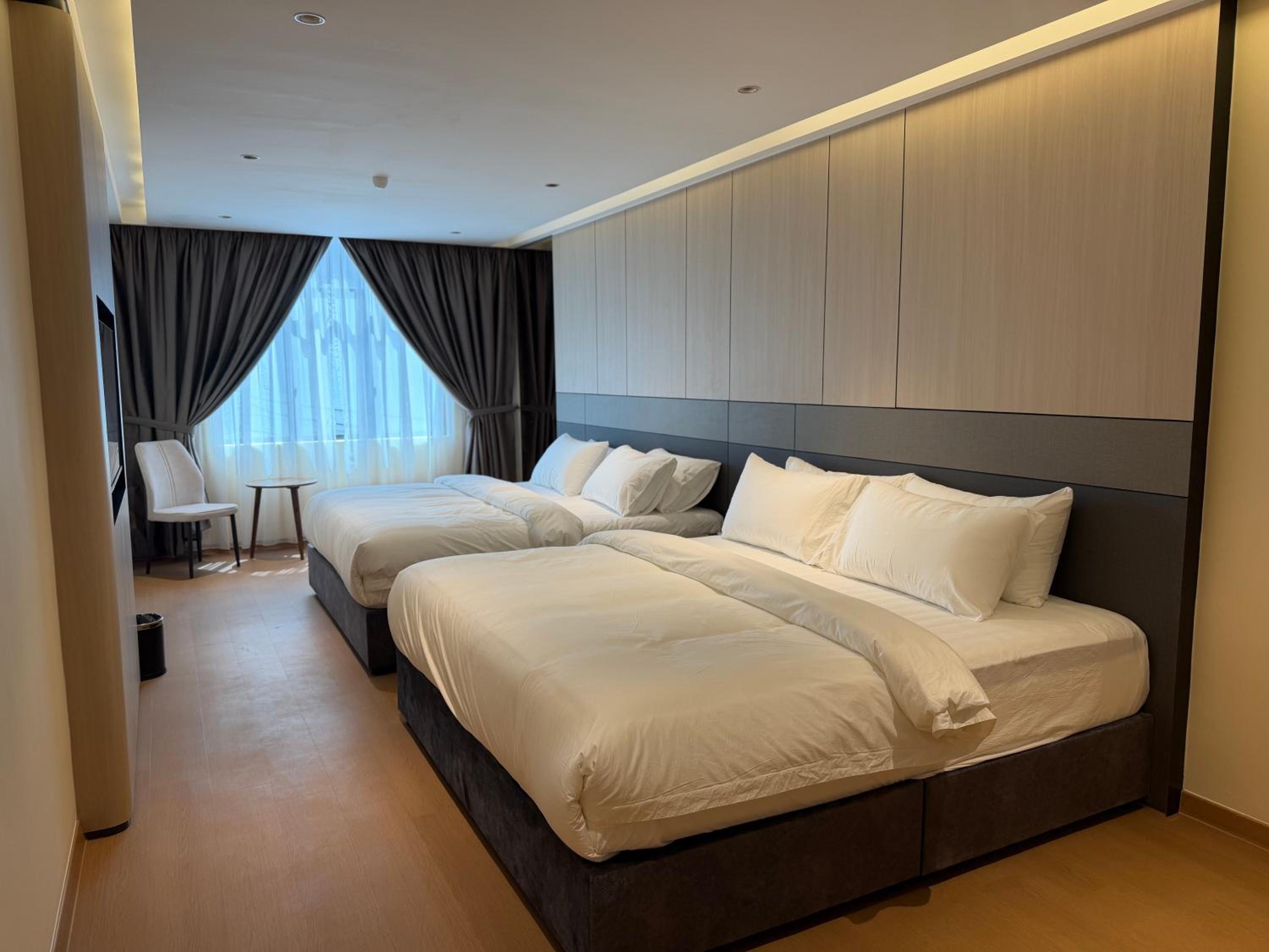 Premium Quadruple Room - Photo 1