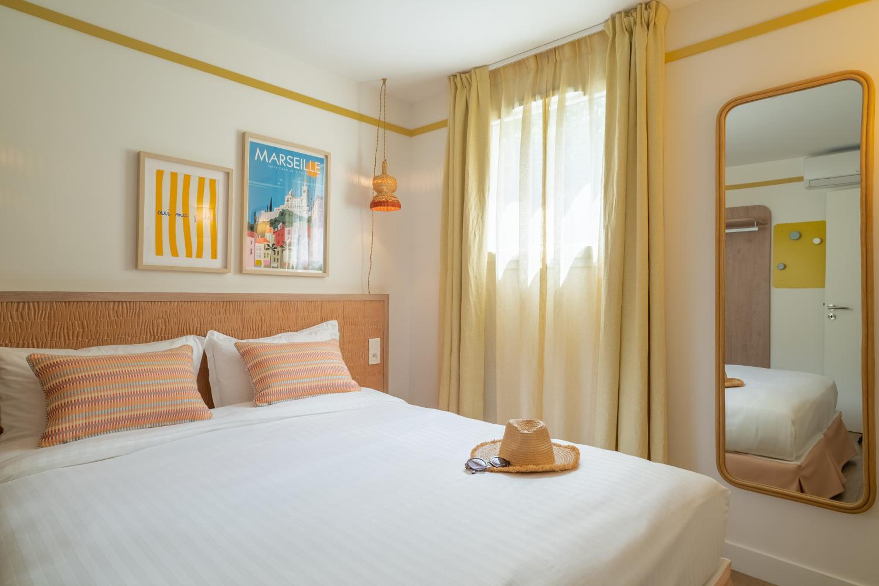 Executive Room - Photo 5