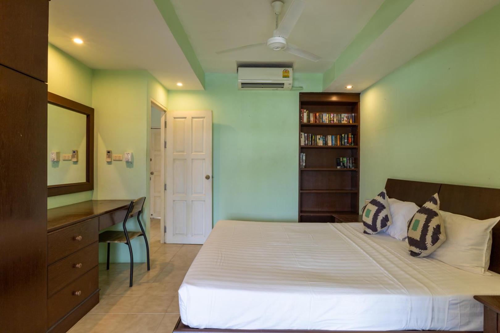 One-Bedroom Apartment with Pool View photo 2