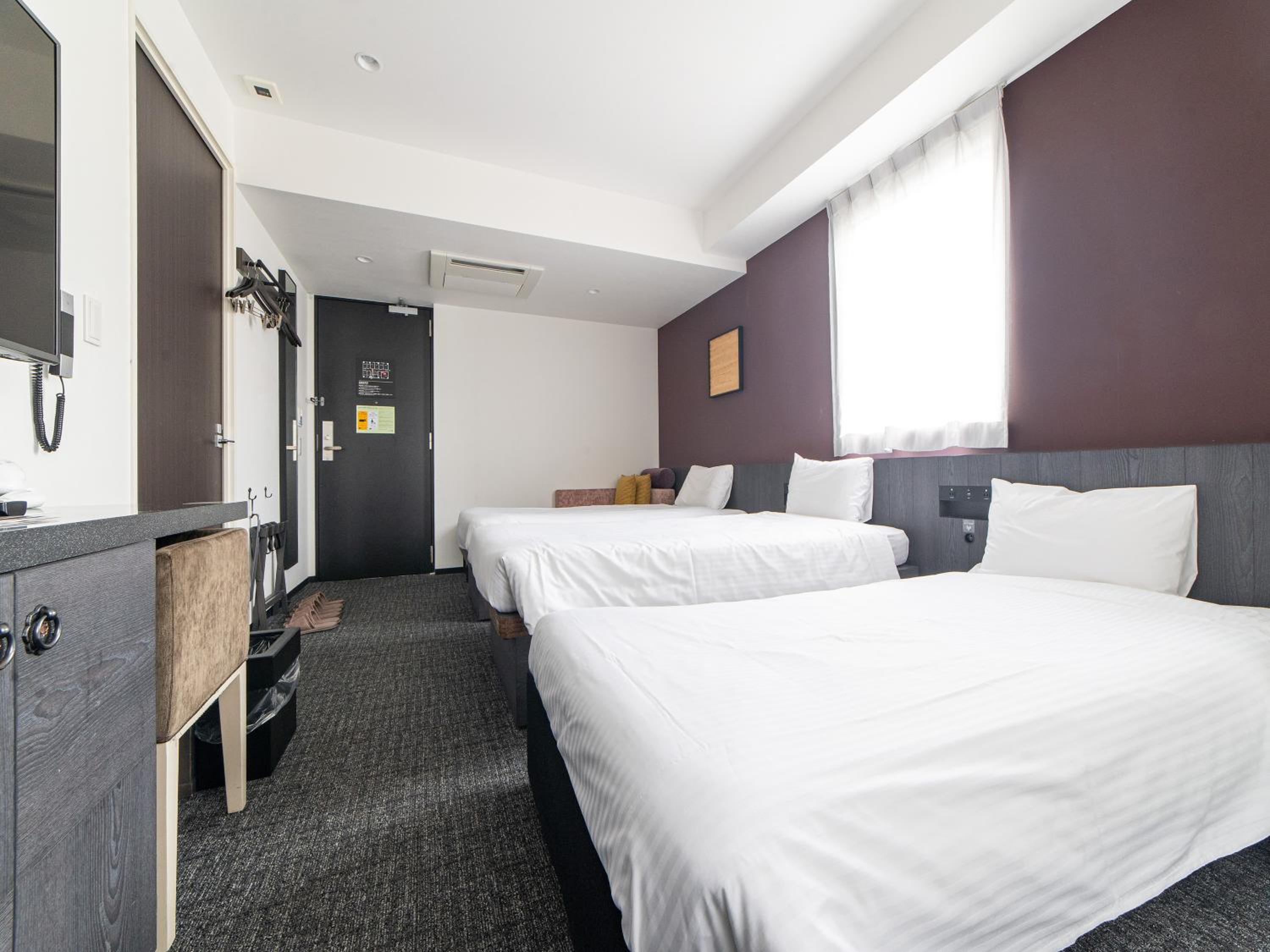 Universal Twin Room photo 2