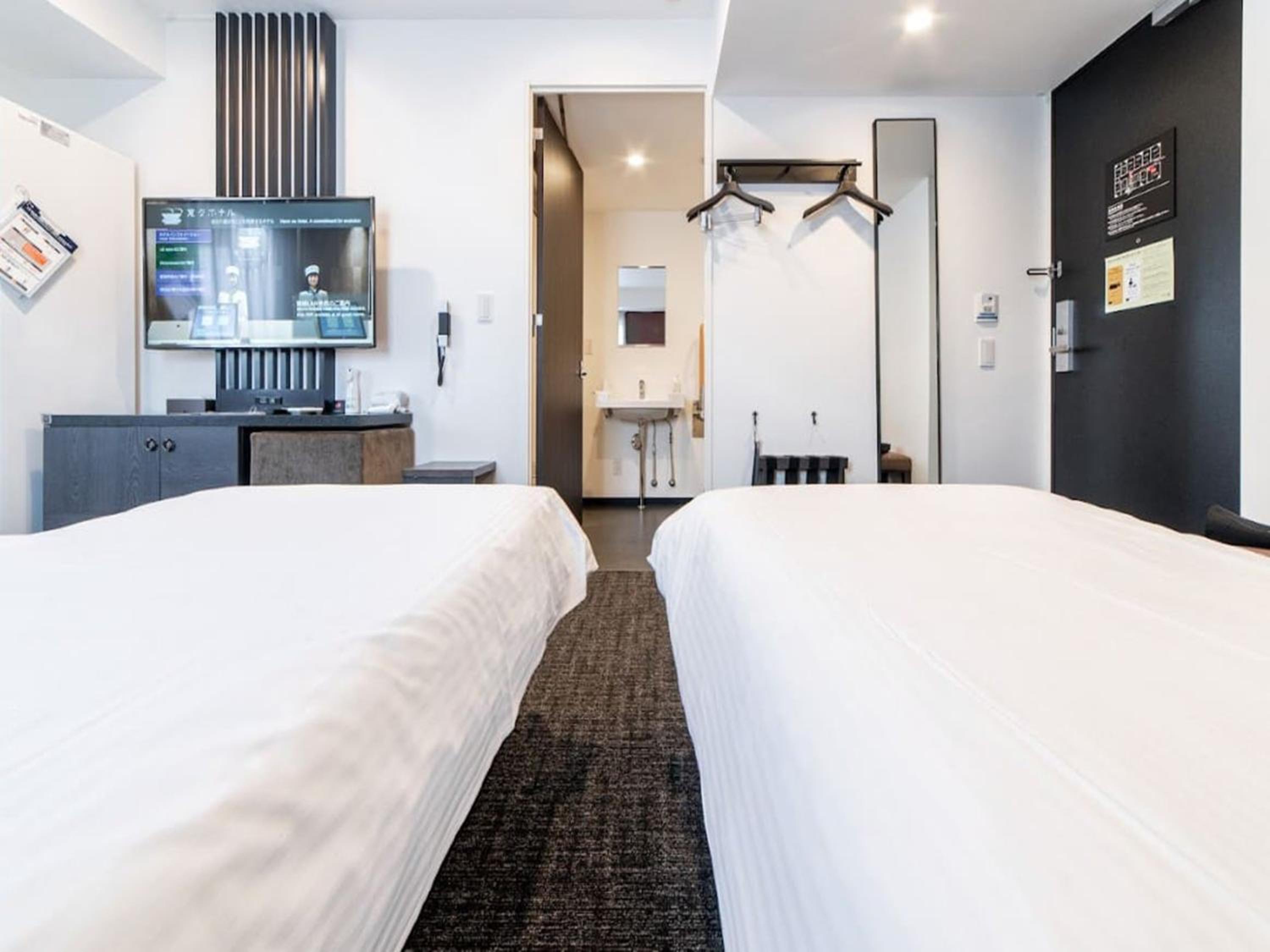 Universal Twin Room photo 3