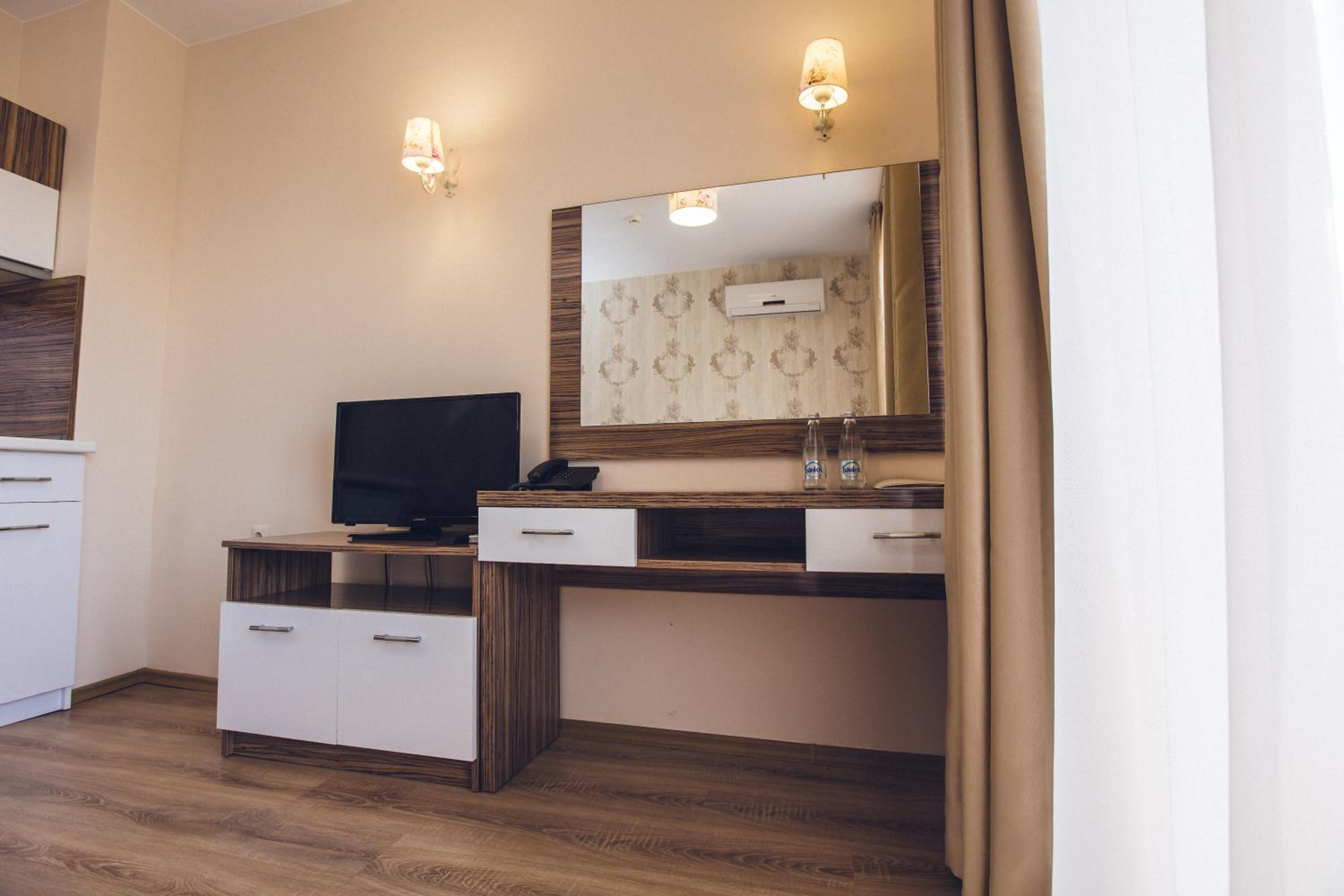 Double or Twin Room - Photo 3