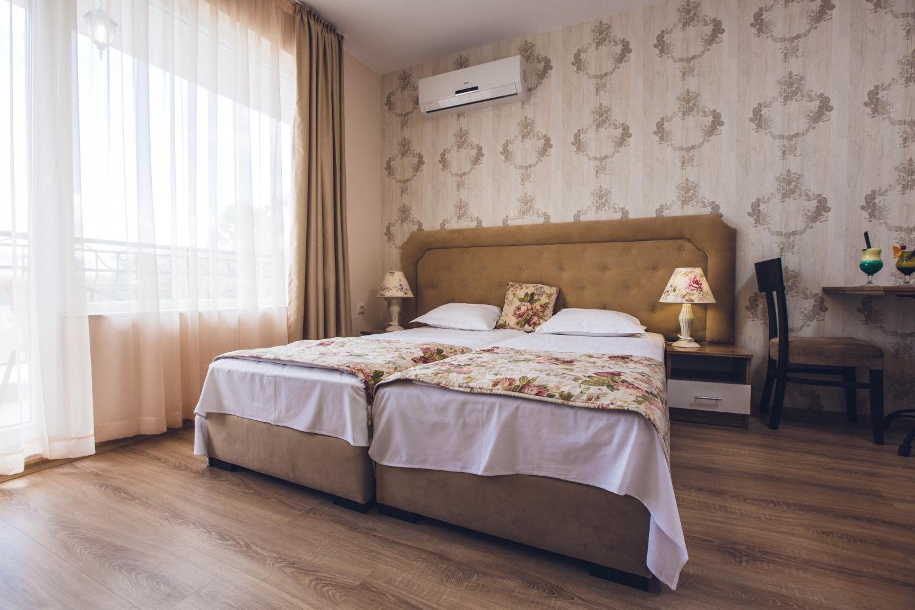 Double or Twin Room - Photo 2