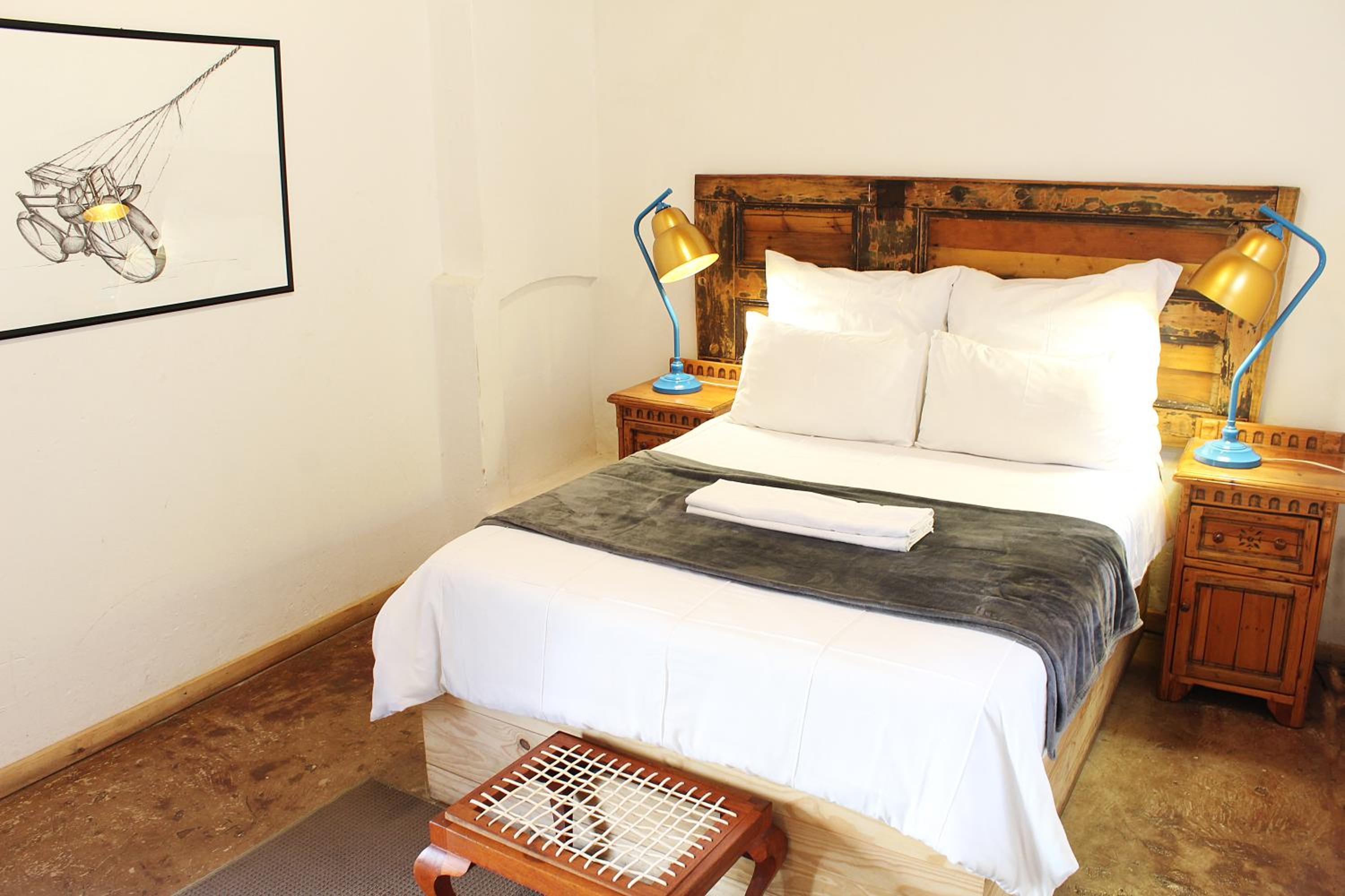 Double Room with Shared Bathroom photo 2