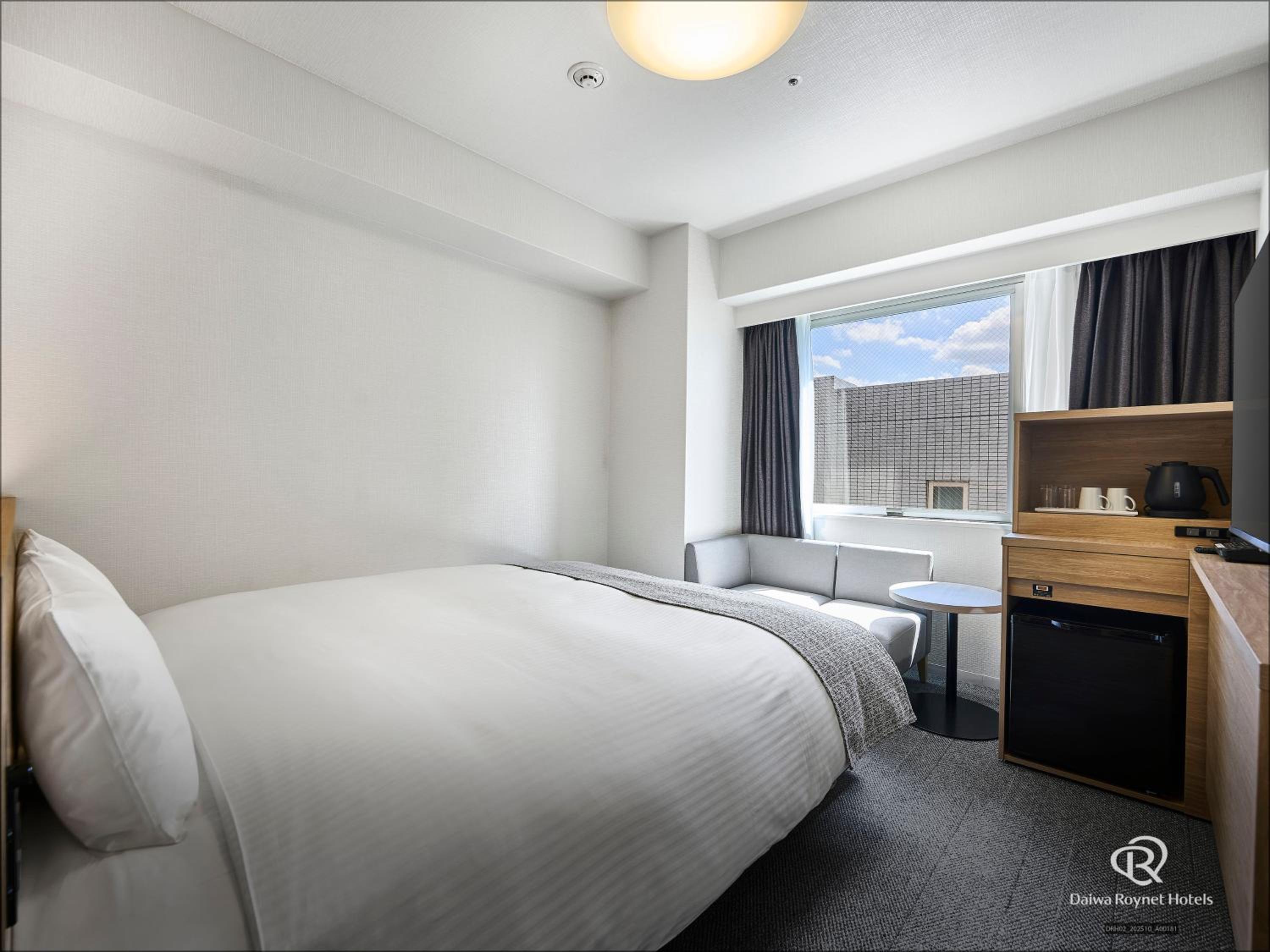 Deluxe Double Room- Non-Smoking photo 3