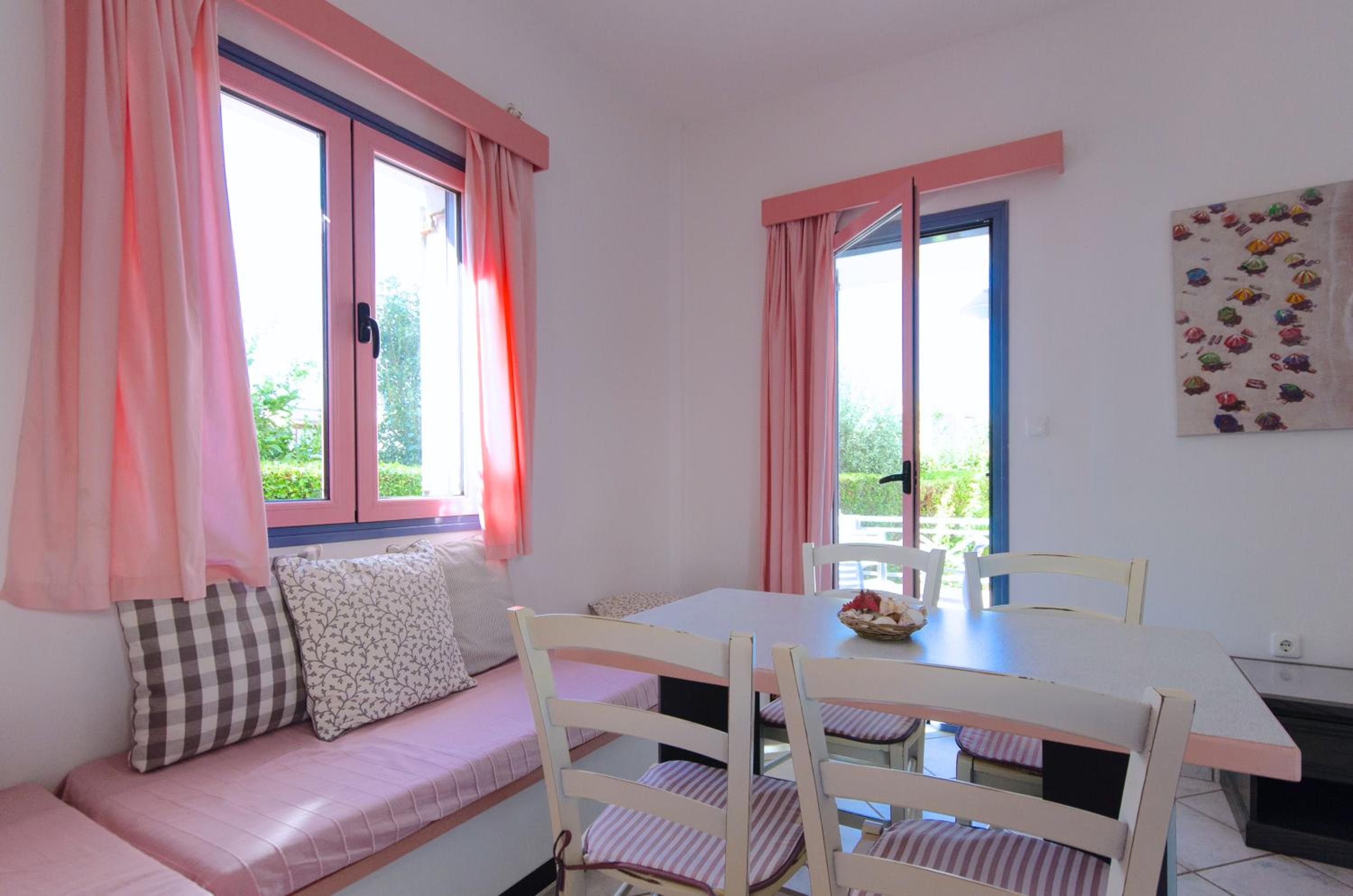 One-Bedroom Apartment (2 Adults + 1 Child) photo 3