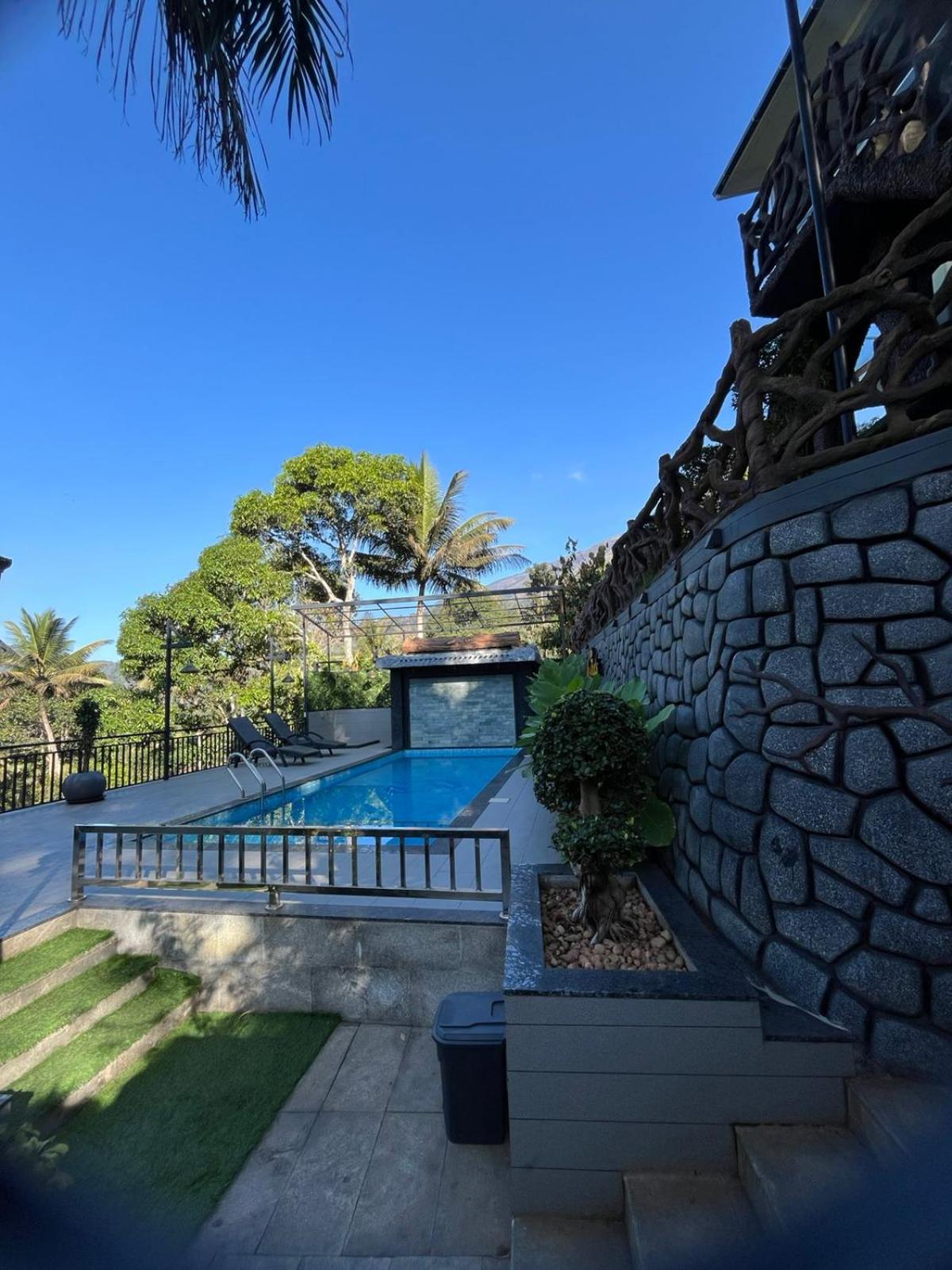 Deluxe Double Room with Balcony photo 1