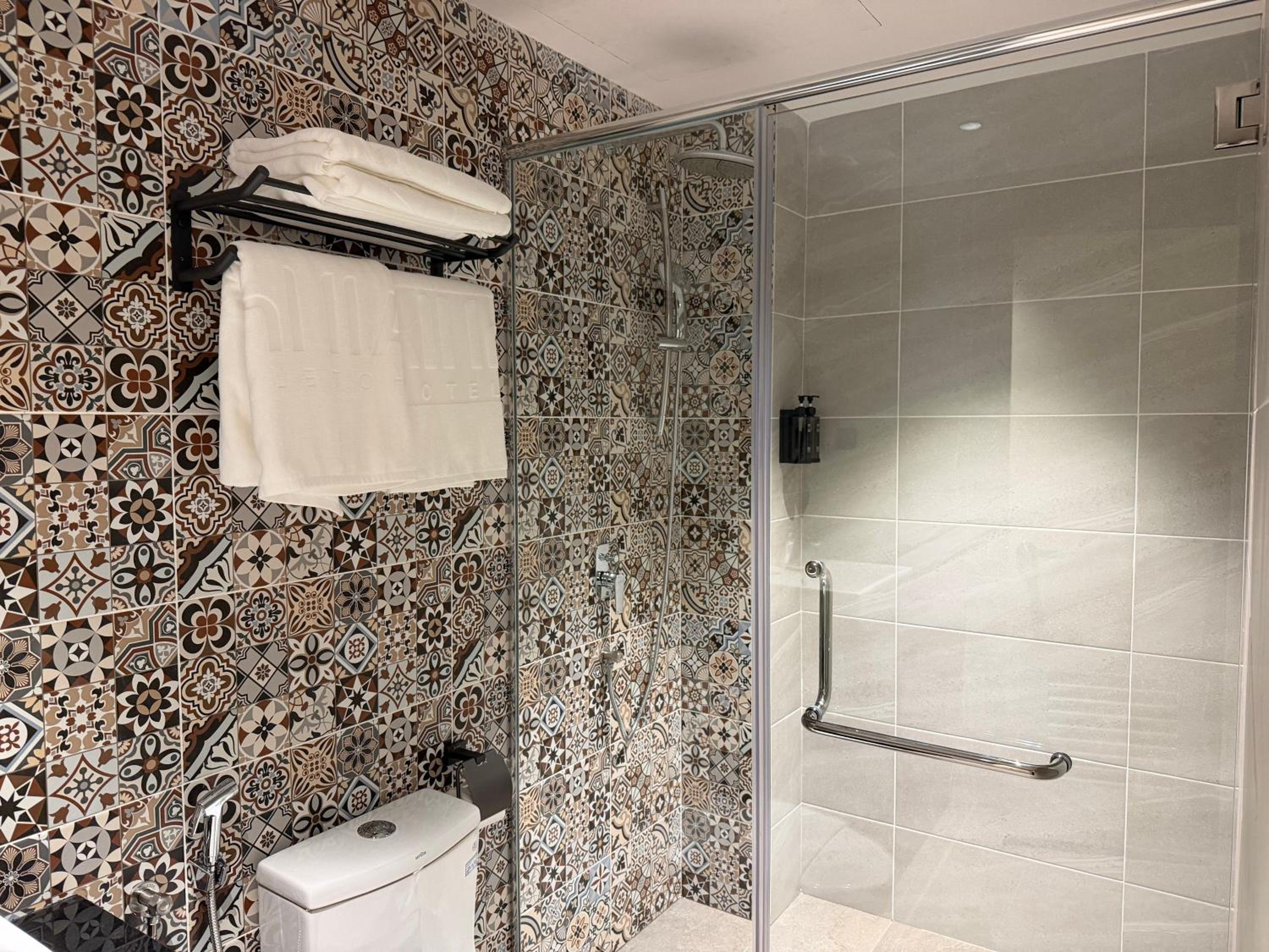 Premium Quadruple Room - Photo 7